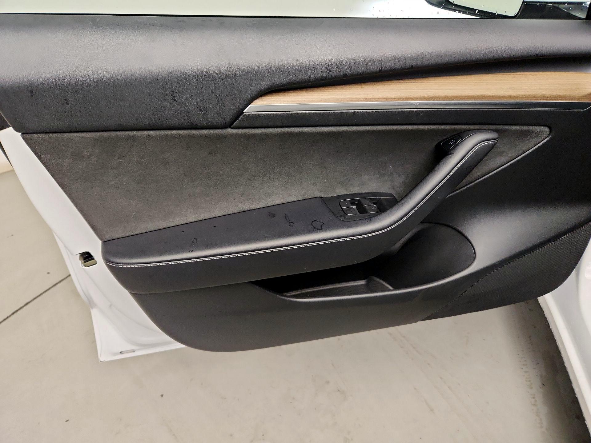Thumbnail: 2023 Tesla Model 3 - 12