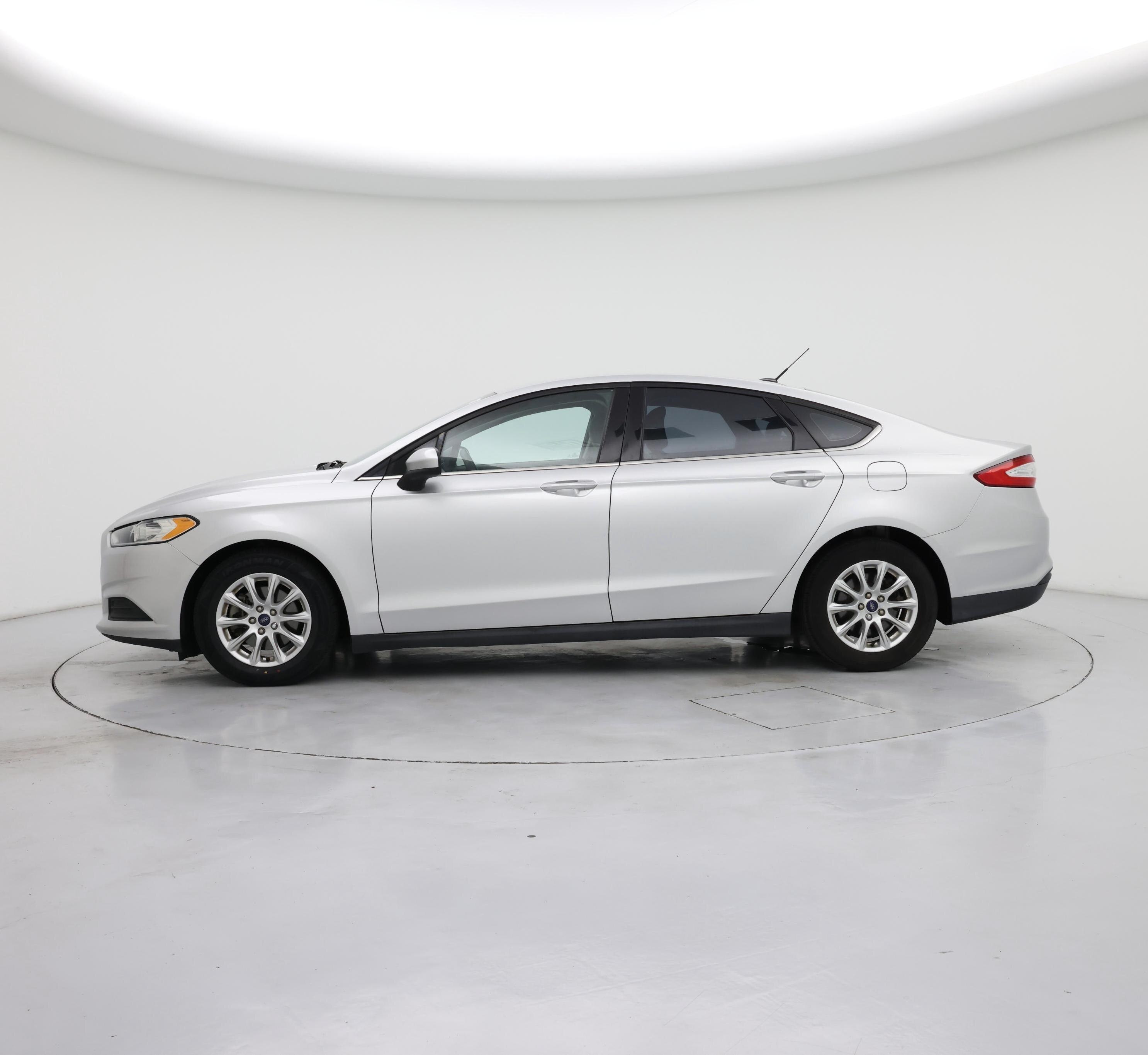 Thumbnail: 2016 Ford Fusion - 3