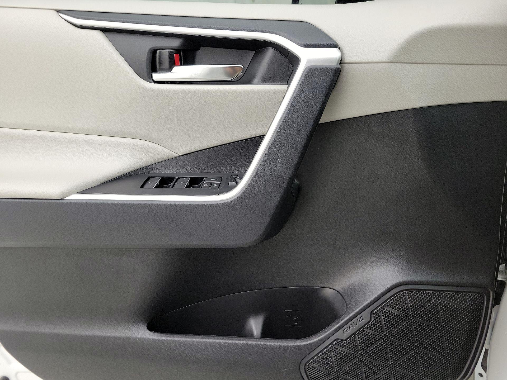 Thumbnail: 2024 Toyota RAV4 - 12