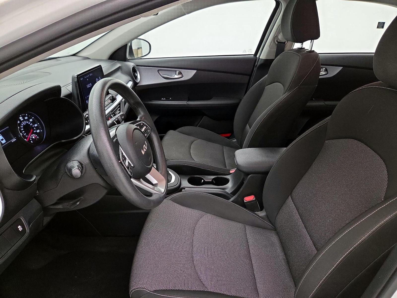 2024 Kia Forte LXS - Photo 12