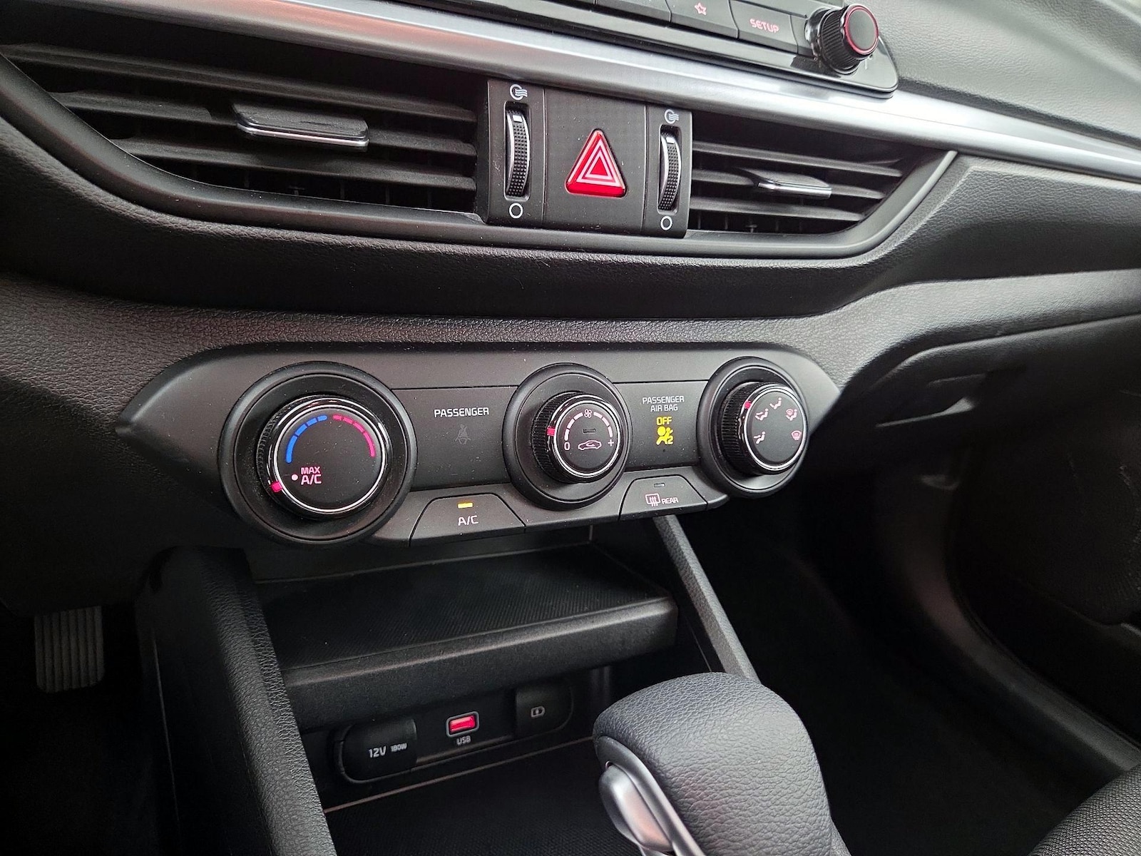 2024 Kia Forte LXS - Photo 17