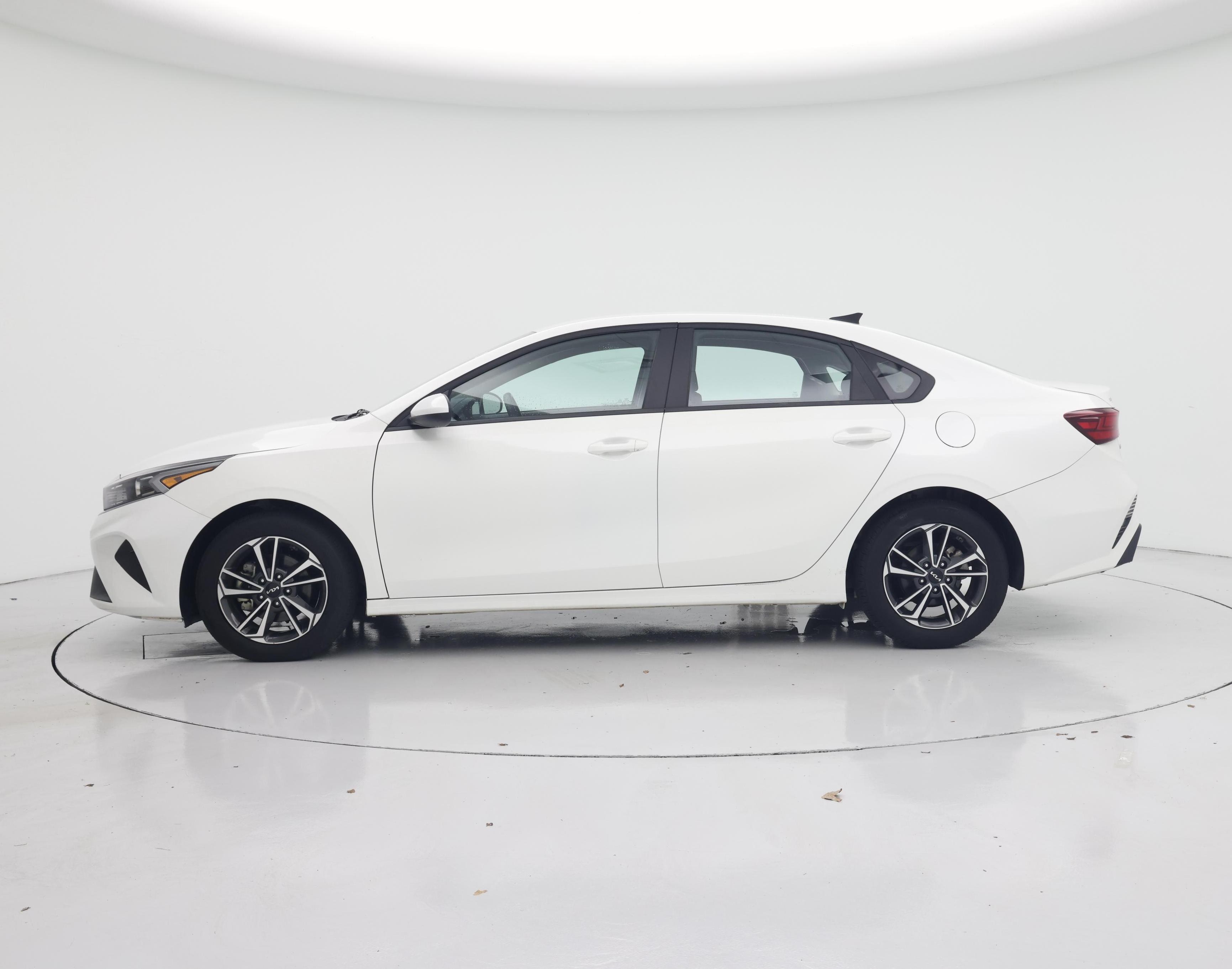 Thumbnail: 2024 Kia Forte - 3