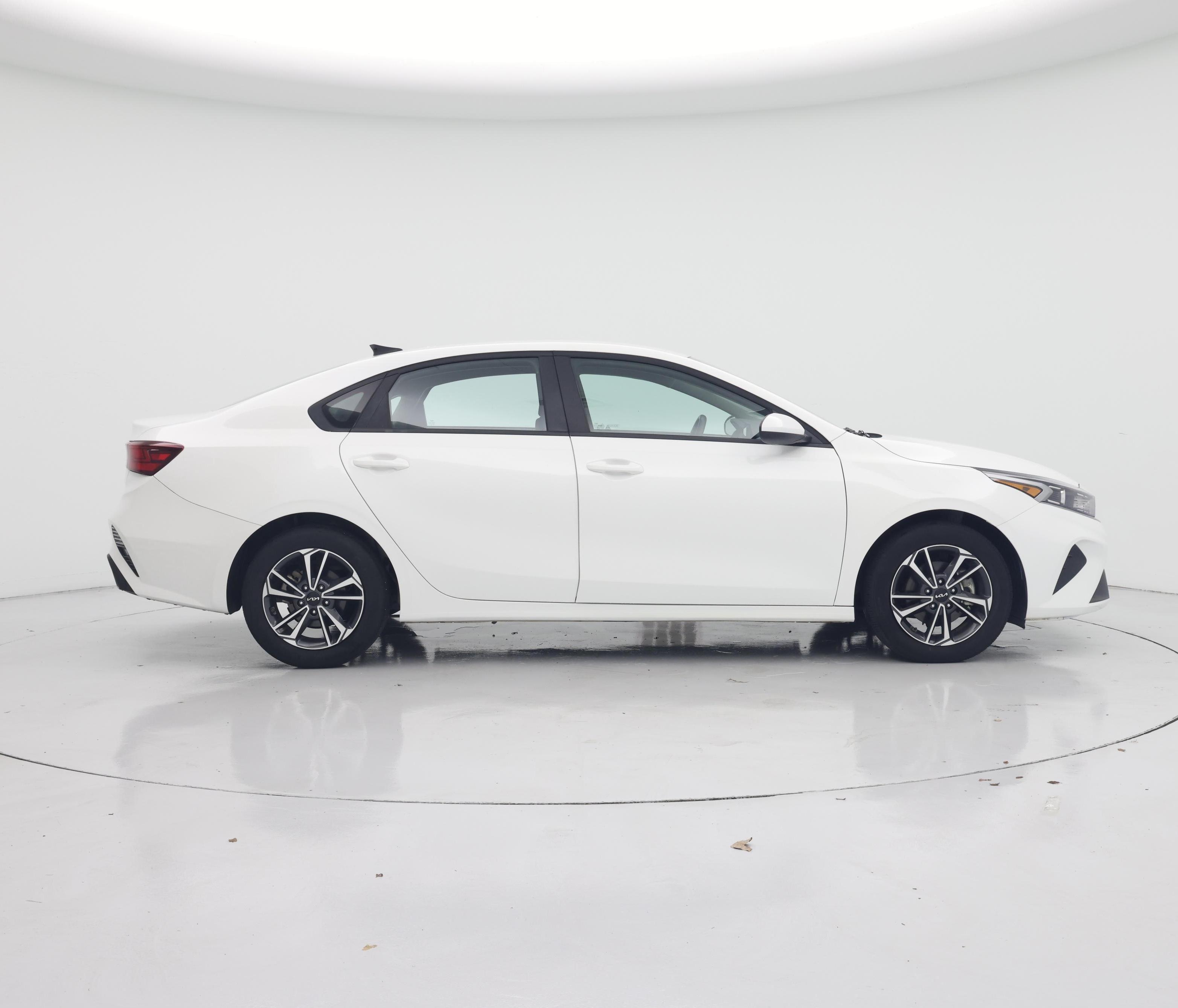 Thumbnail: 2024 Kia Forte - 7