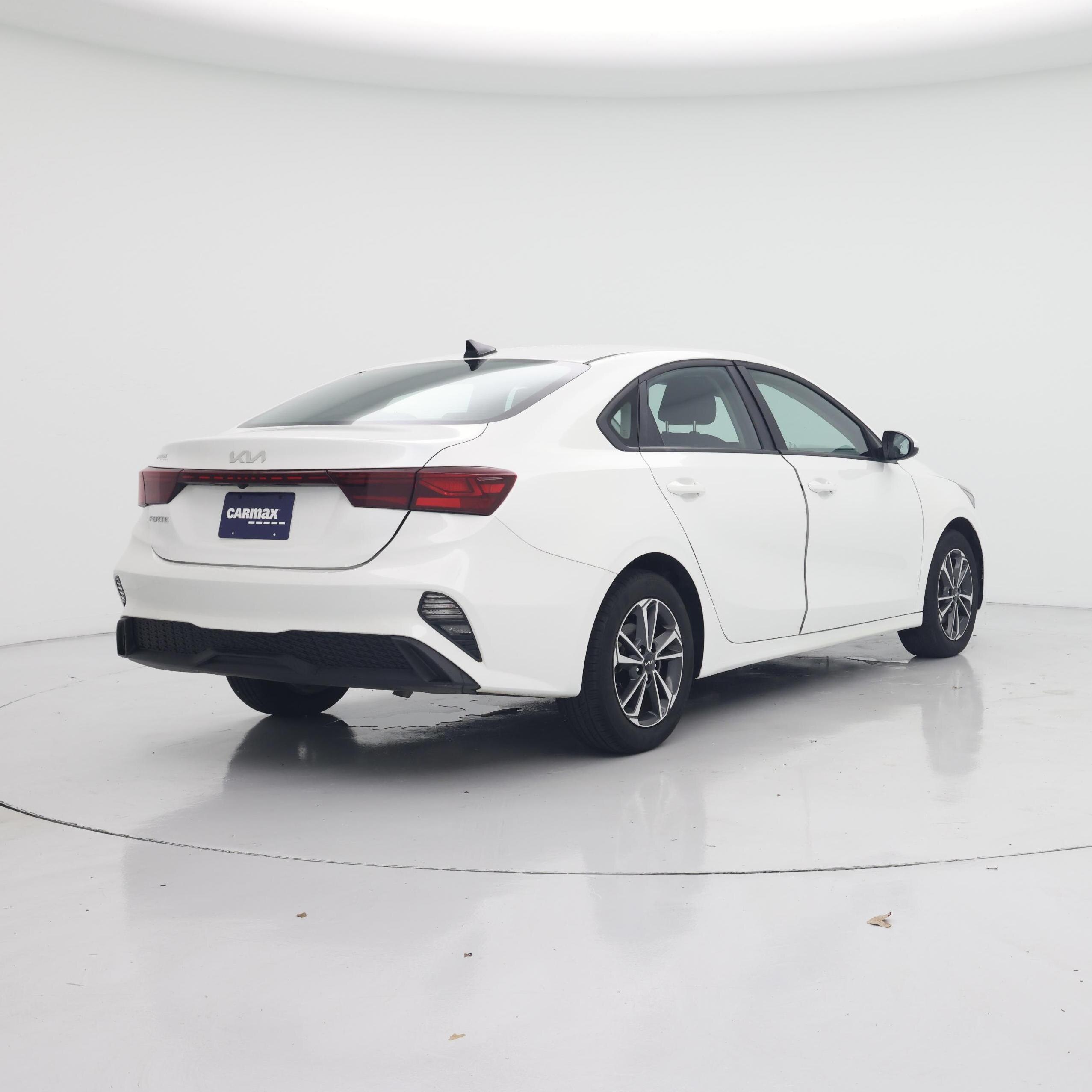 Thumbnail: 2024 Kia Forte - 8