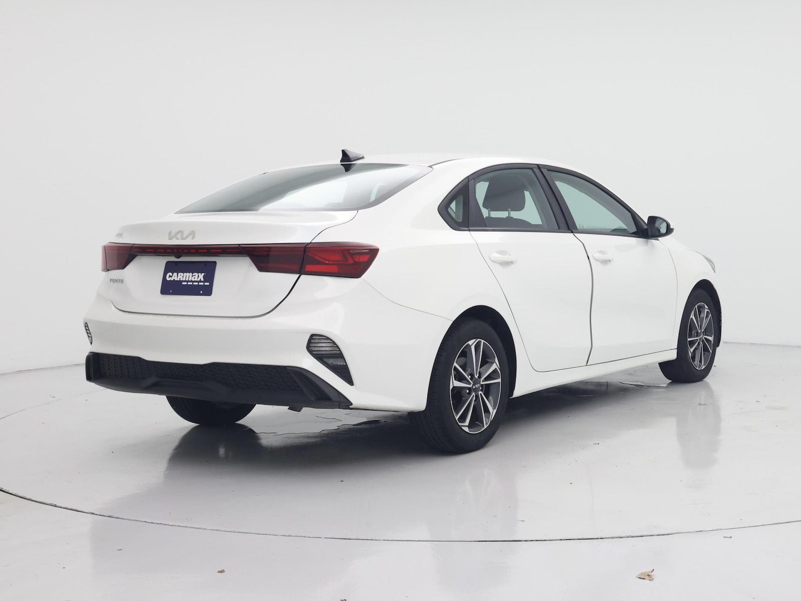 2024 Kia Forte LXS - Photo 9