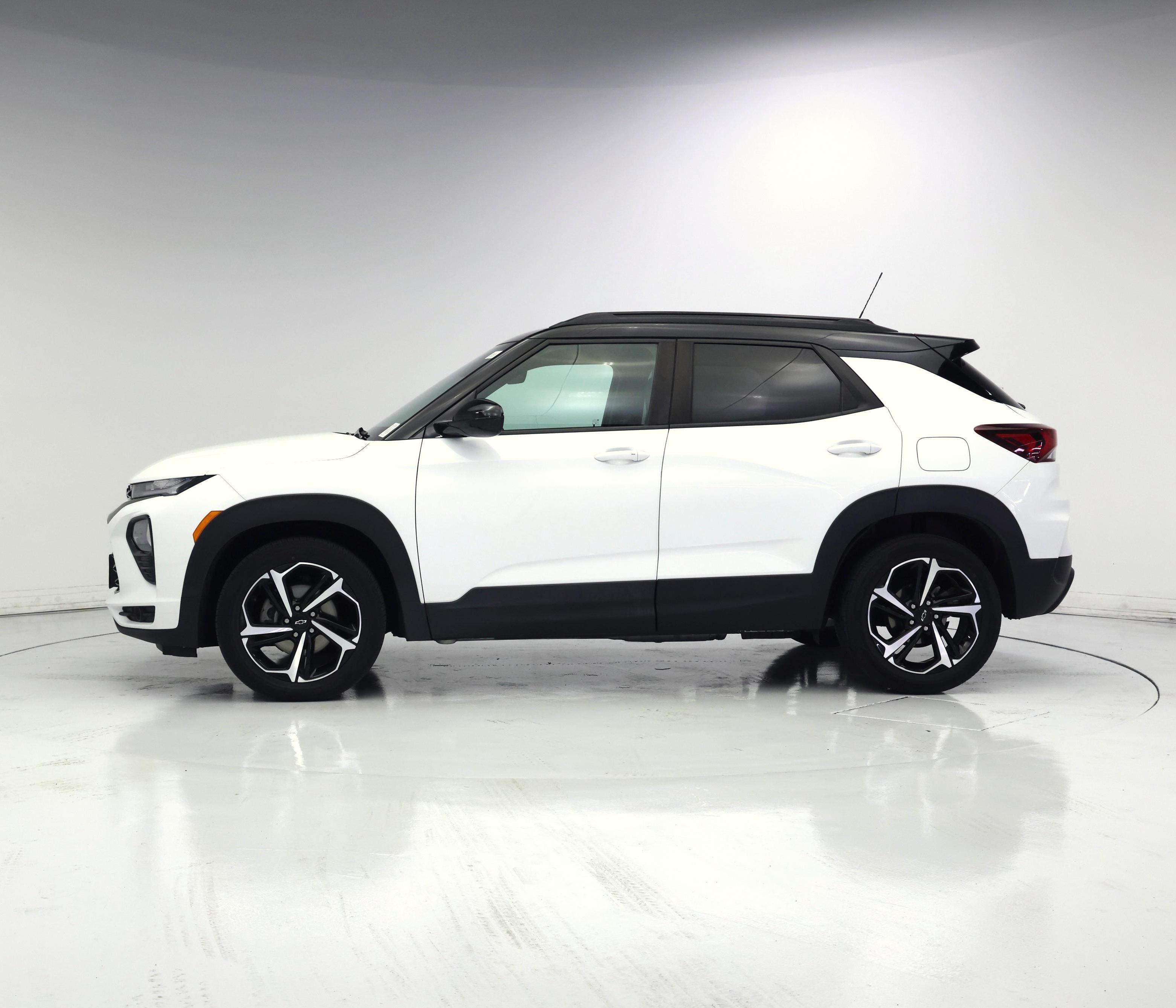 Thumbnail: 2023 Chevrolet TrailBlazer - 3
