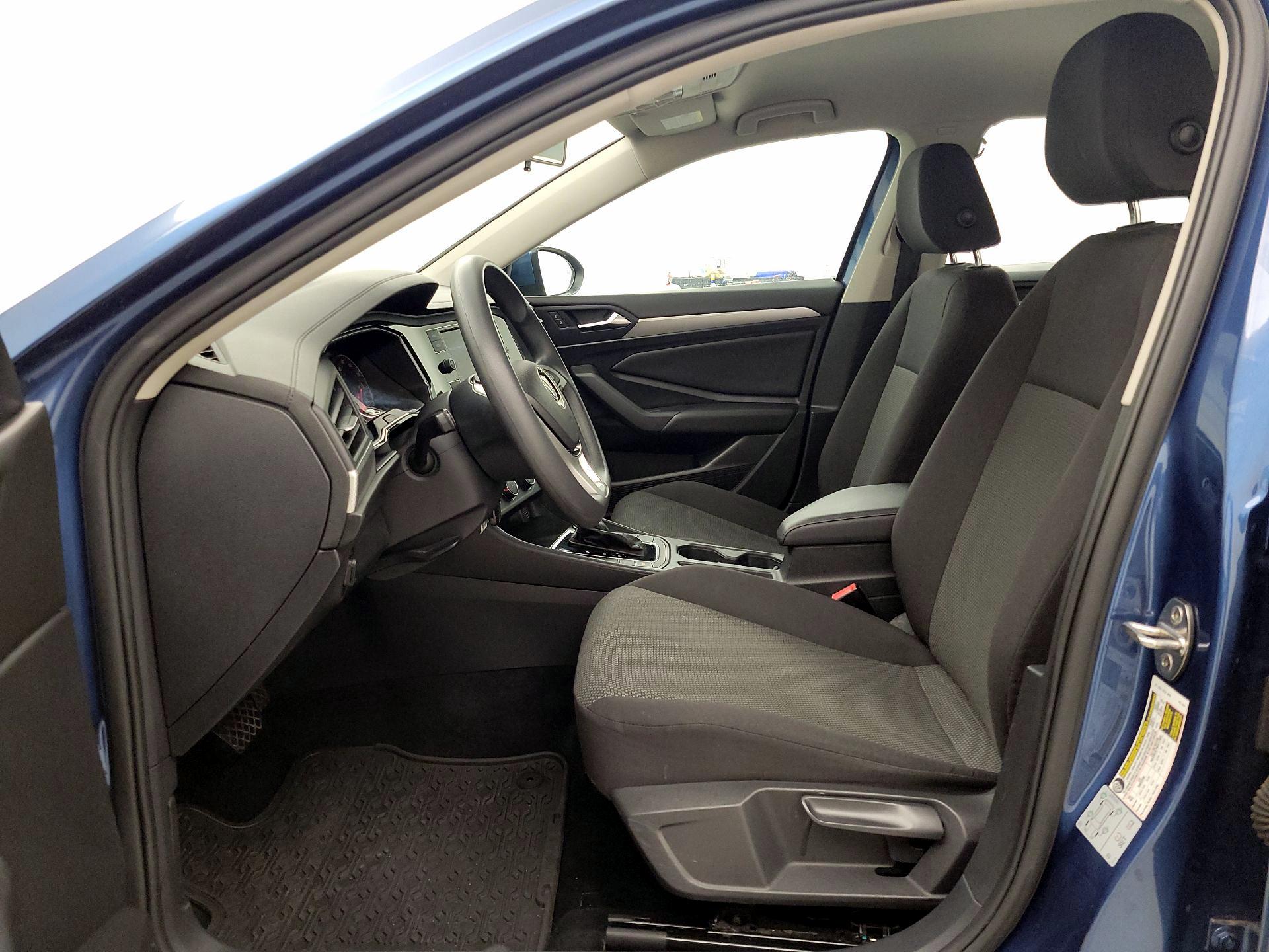 Thumbnail: 2019 Volkswagen Jetta - 11