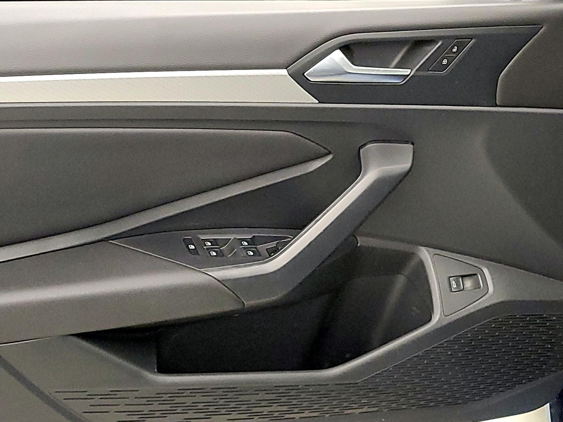 Thumbnail: 2019 Volkswagen Jetta - 12
