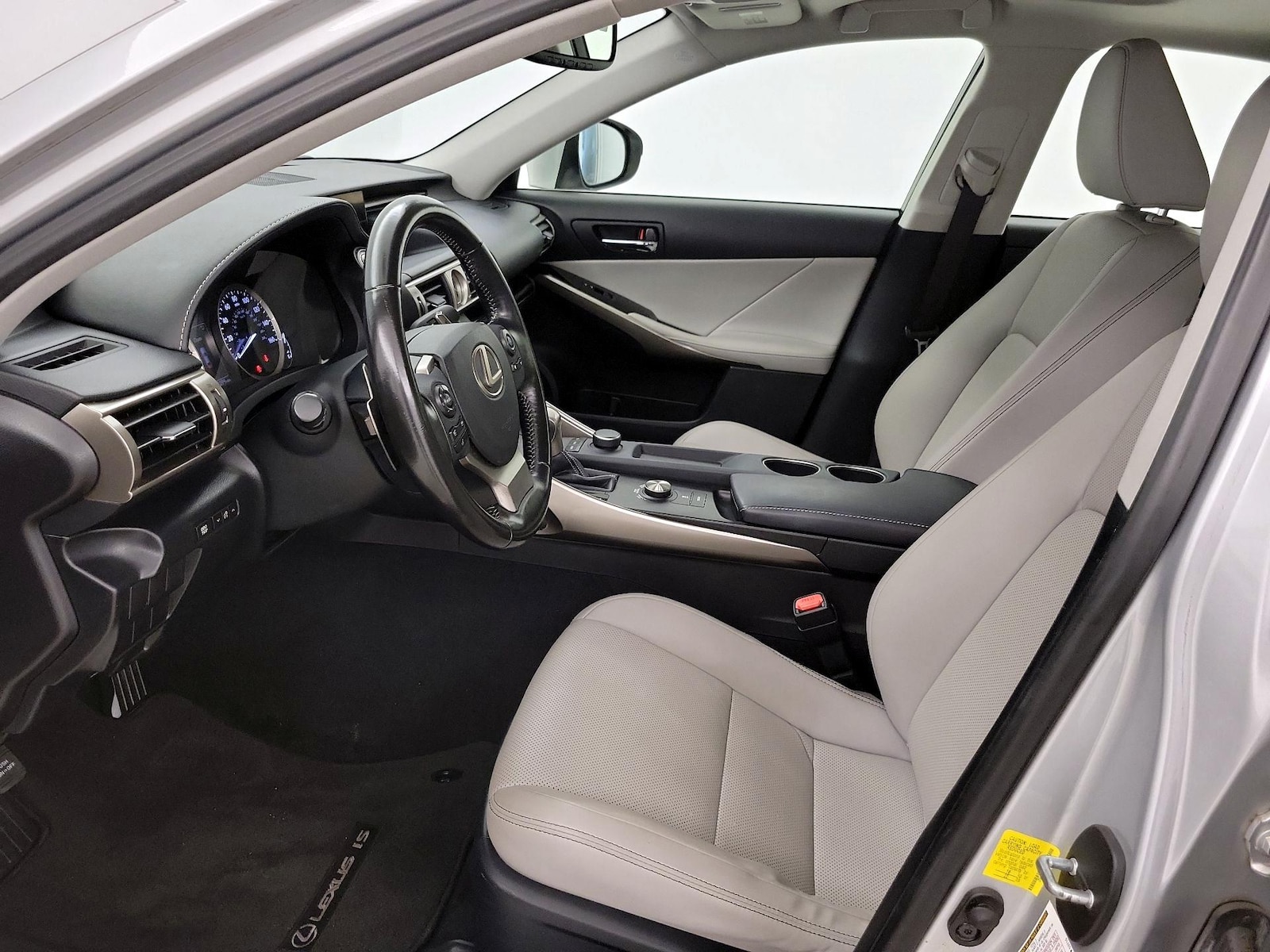 2016 Lexus IS 300 - Photo 12