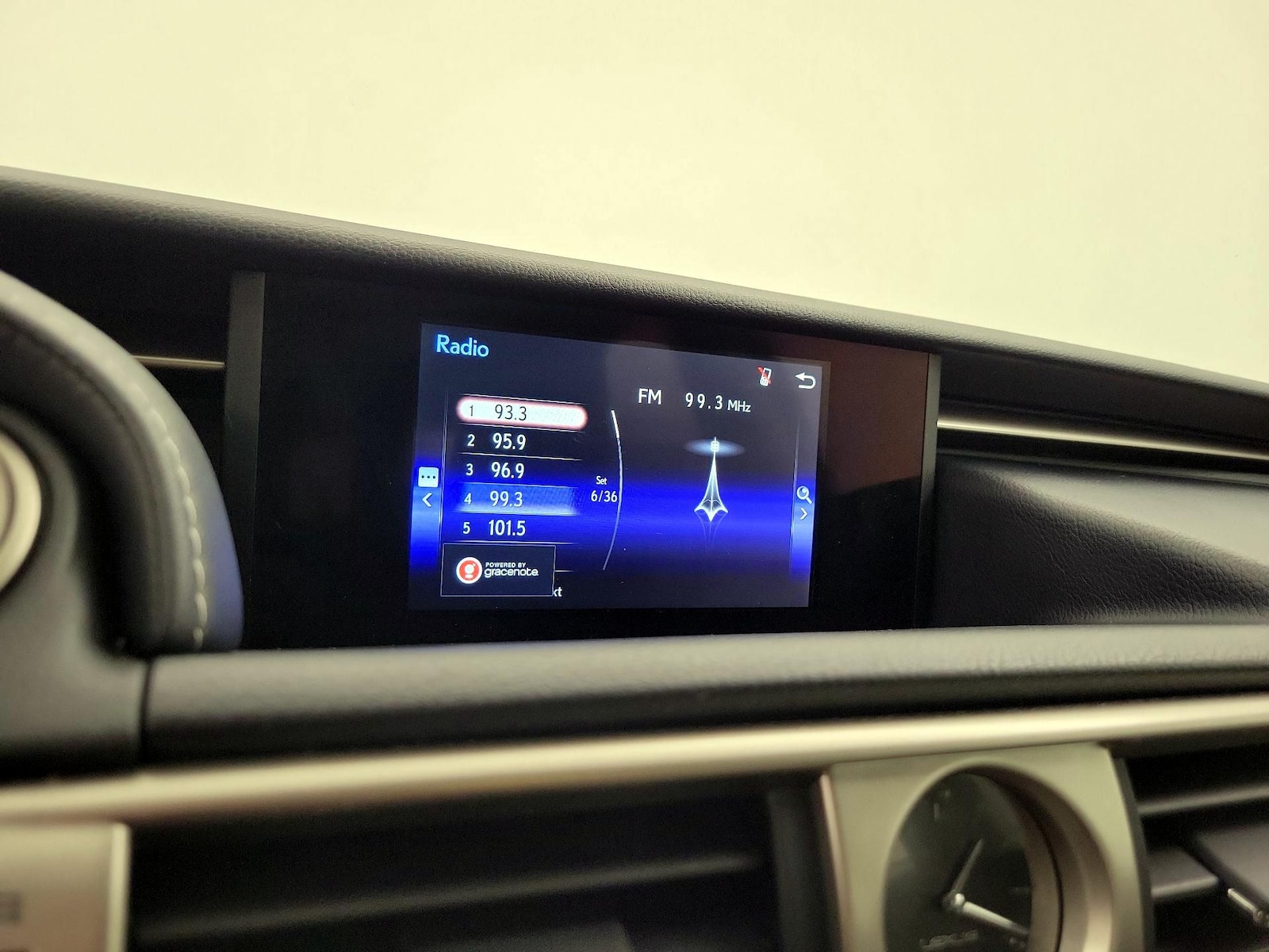 2016 Lexus IS 300 - Photo 16