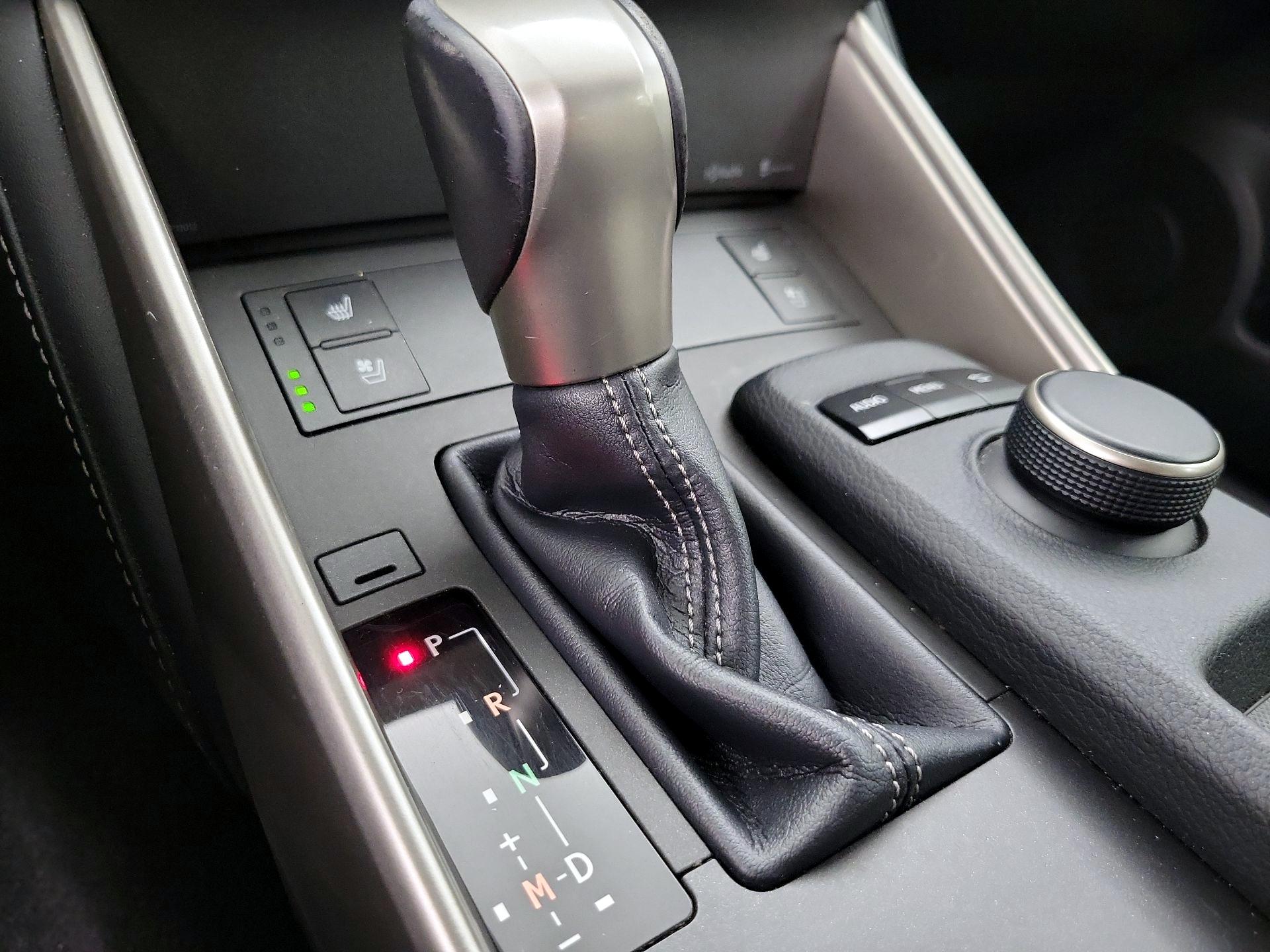 Thumbnail: 2016 Lexus IS - 17