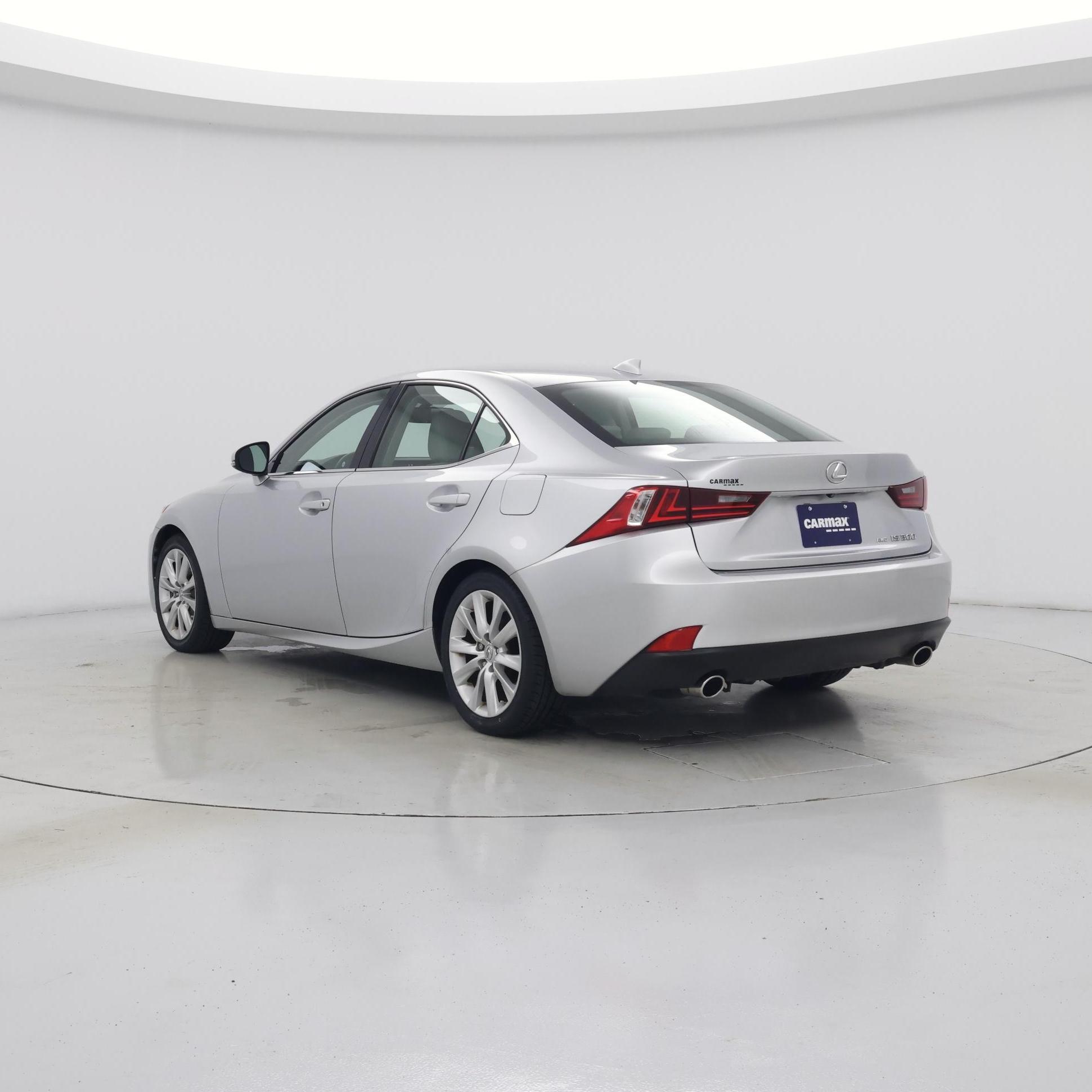 Thumbnail: 2016 Lexus IS - 2