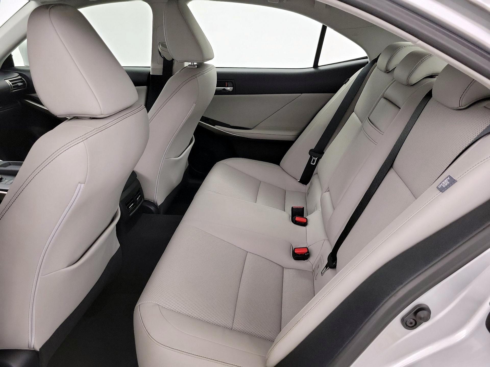 Thumbnail: 2016 Lexus IS - 20