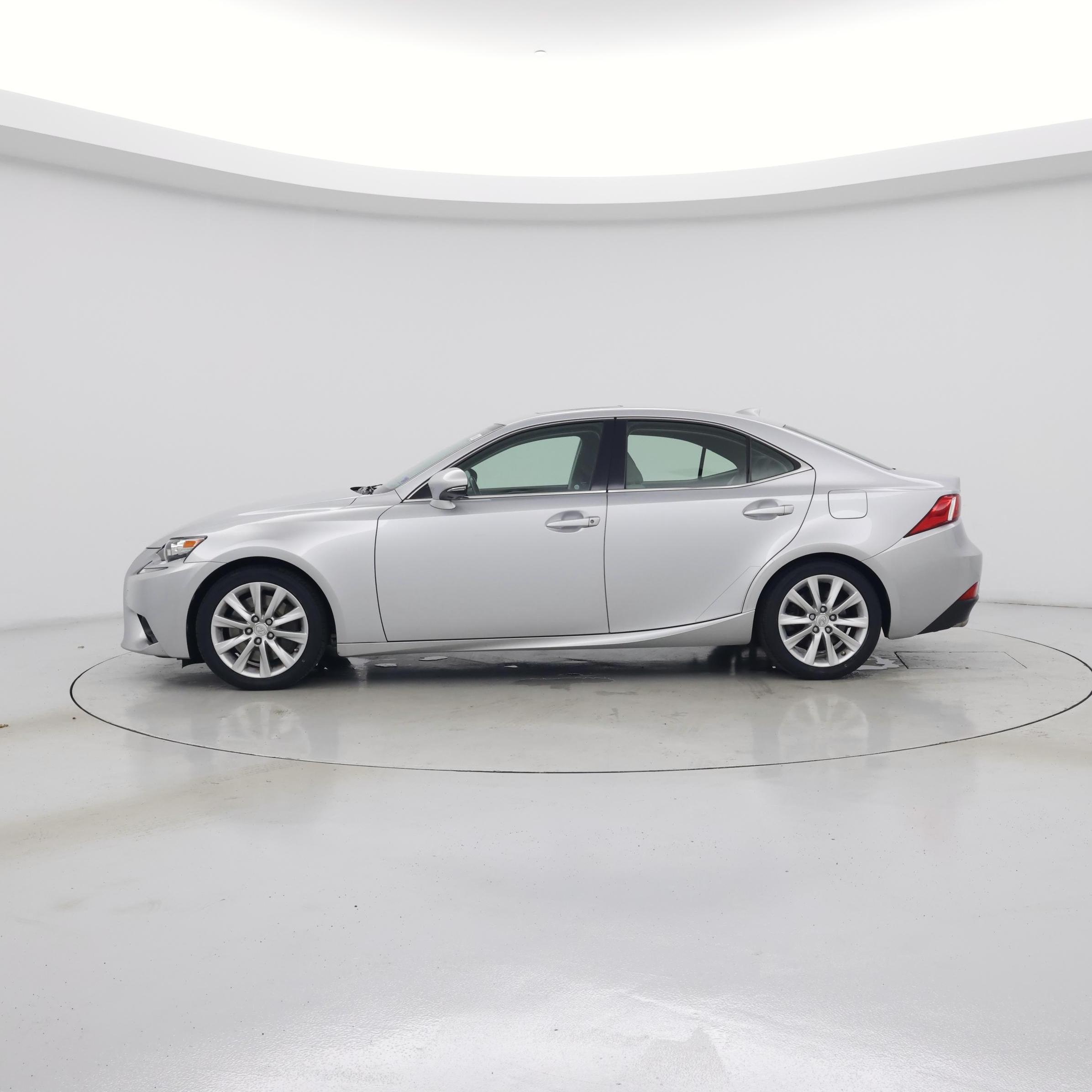 Thumbnail: 2016 Lexus IS - 3