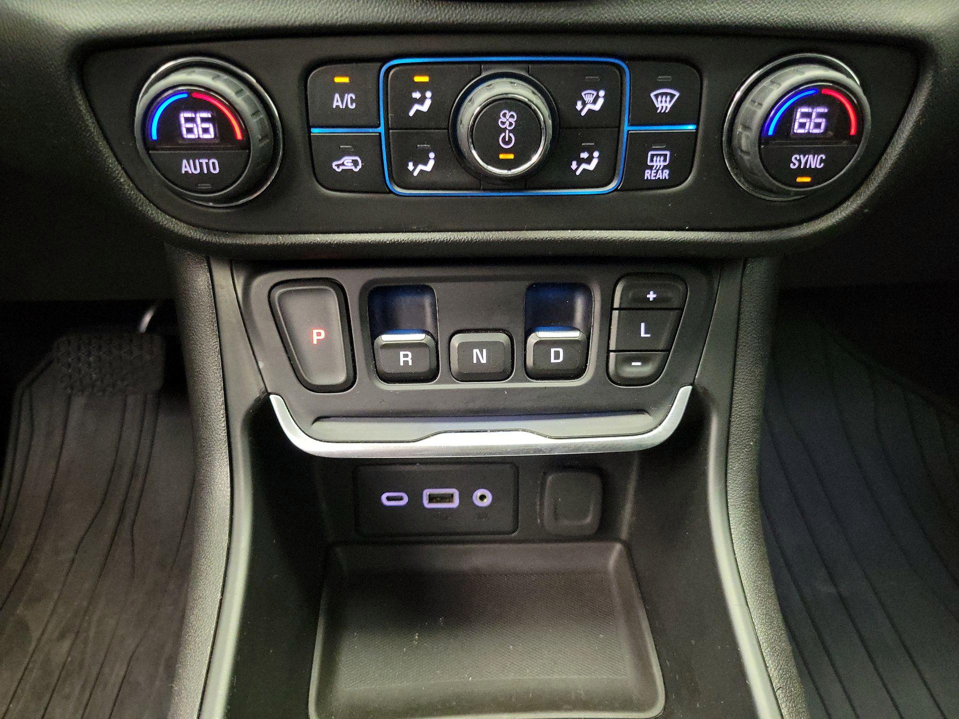 Thumbnail: 2019 GMC Terrain - 17