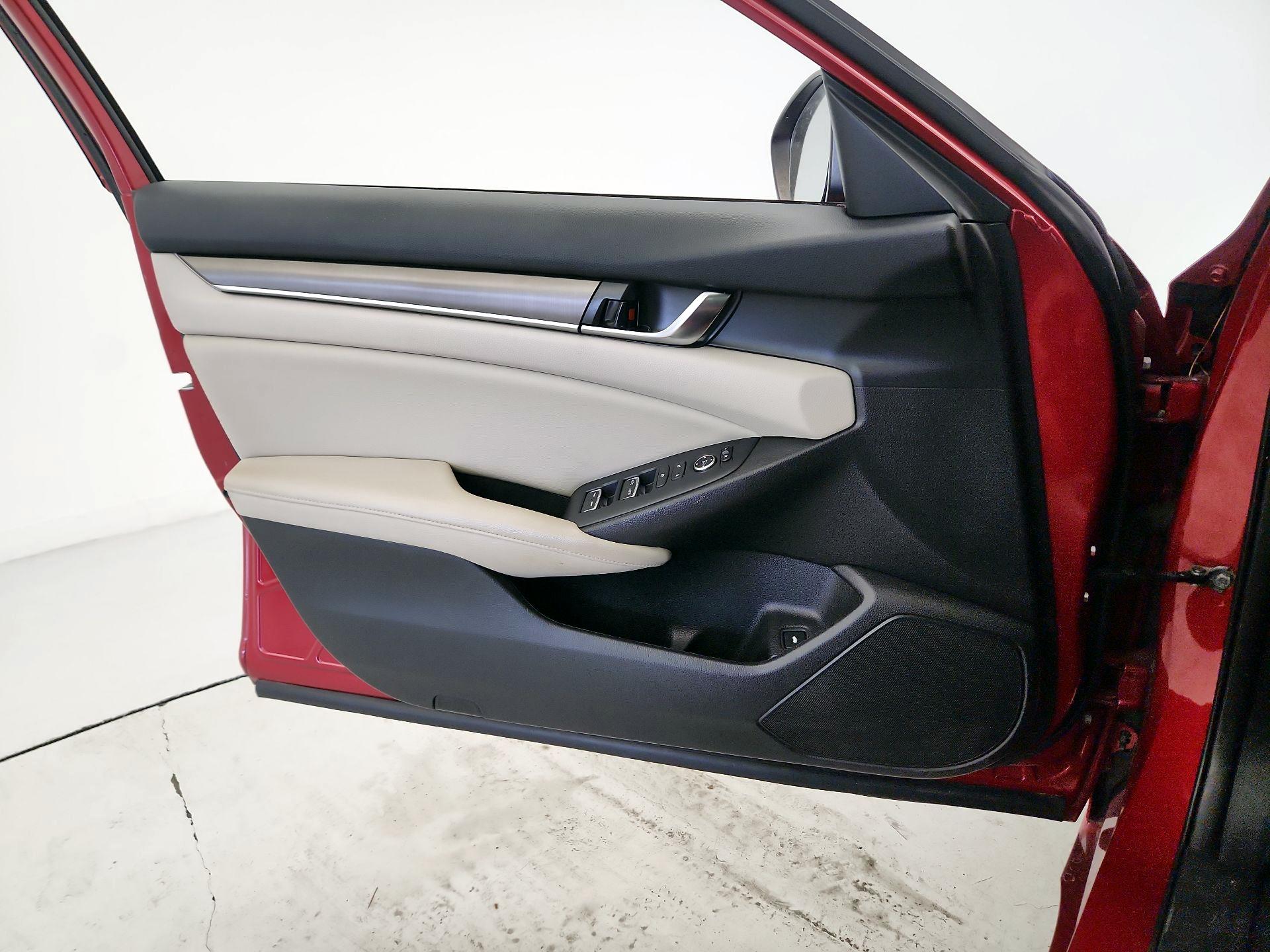 Thumbnail: 2018 Honda Accord - 12