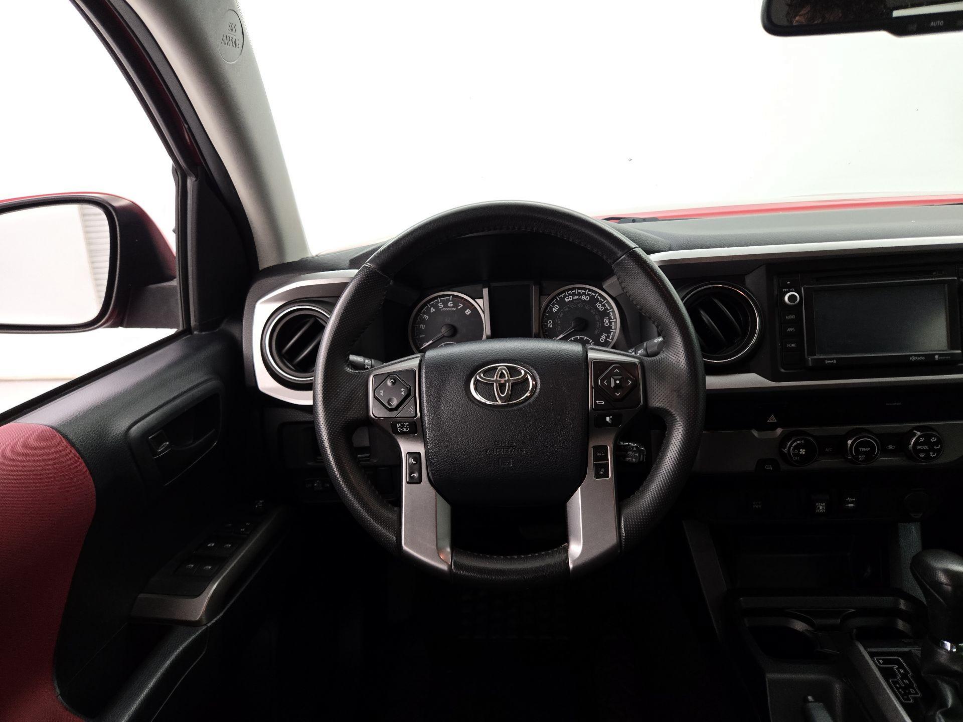 Thumbnail: 2019 Toyota Tacoma - 10