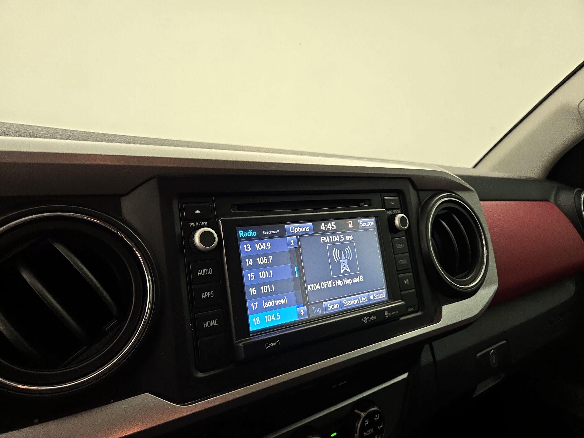 Thumbnail: 2019 Toyota Tacoma - 15