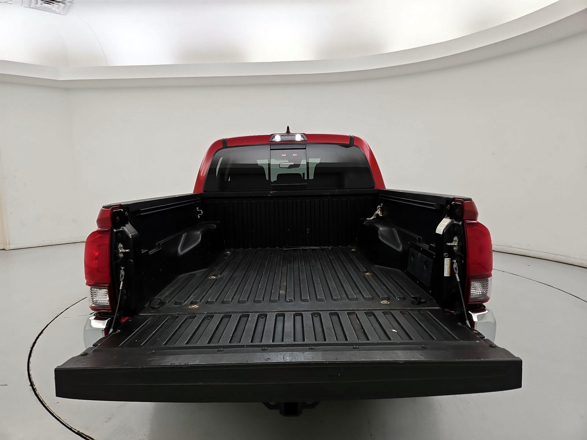 Thumbnail: 2019 Toyota Tacoma - 20