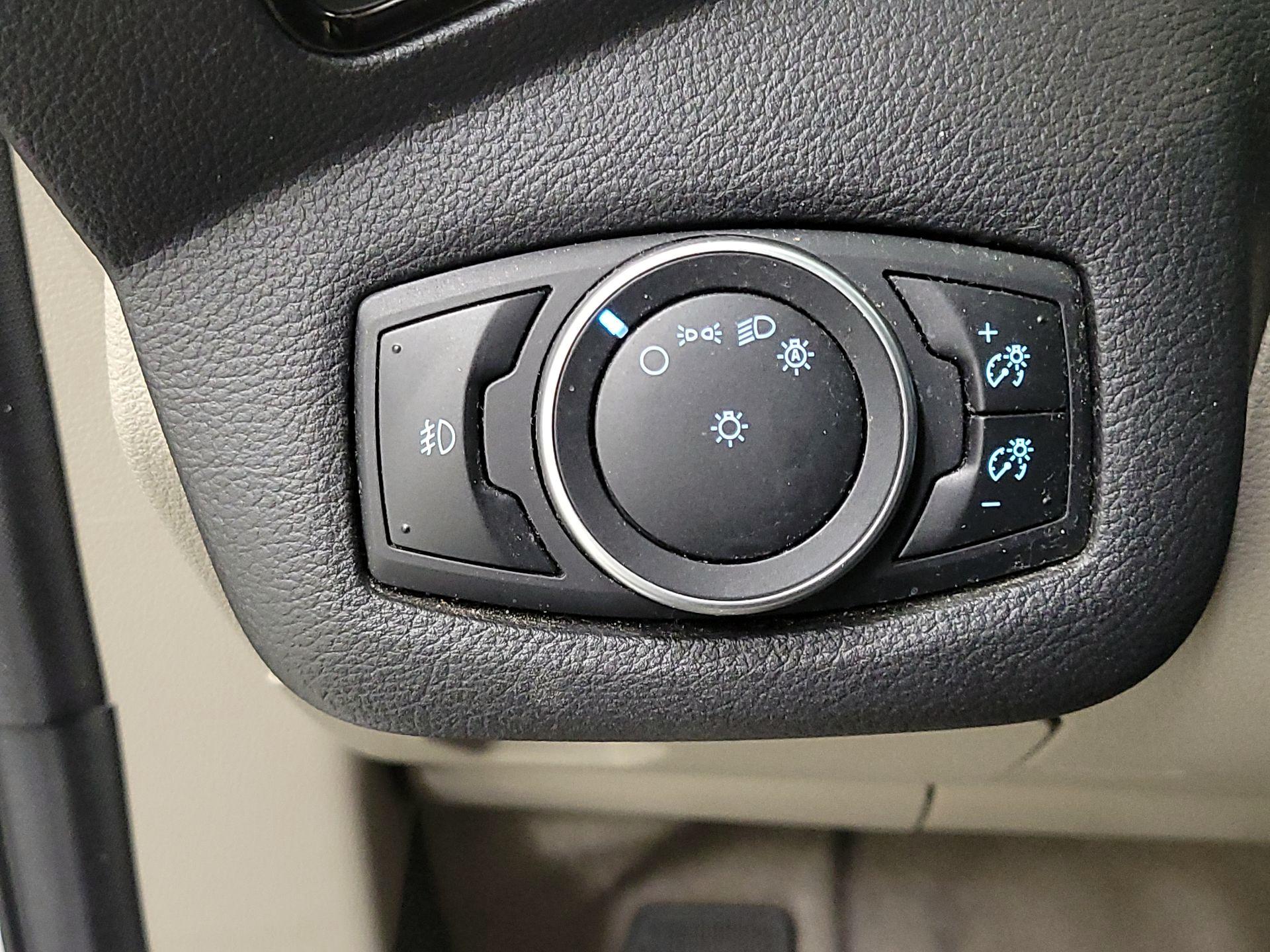 Thumbnail: 2015 Ford Escape - 13