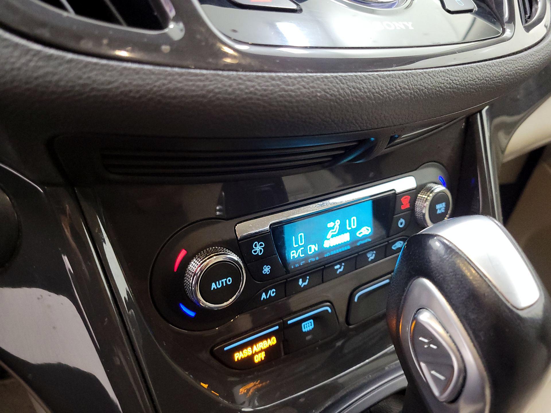 Thumbnail: 2015 Ford Escape - 16