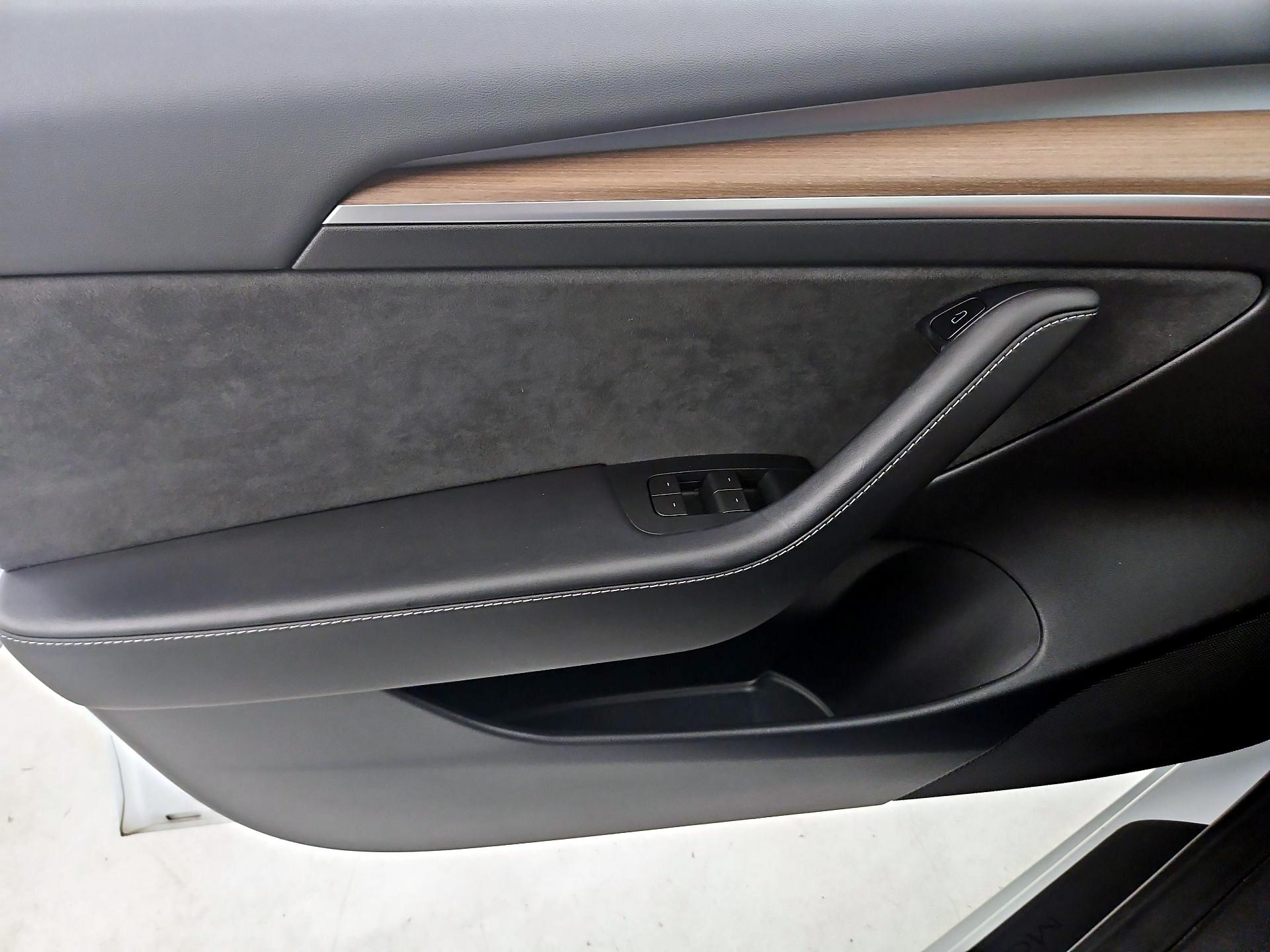 Thumbnail: 2023 Tesla Model 3 - 12