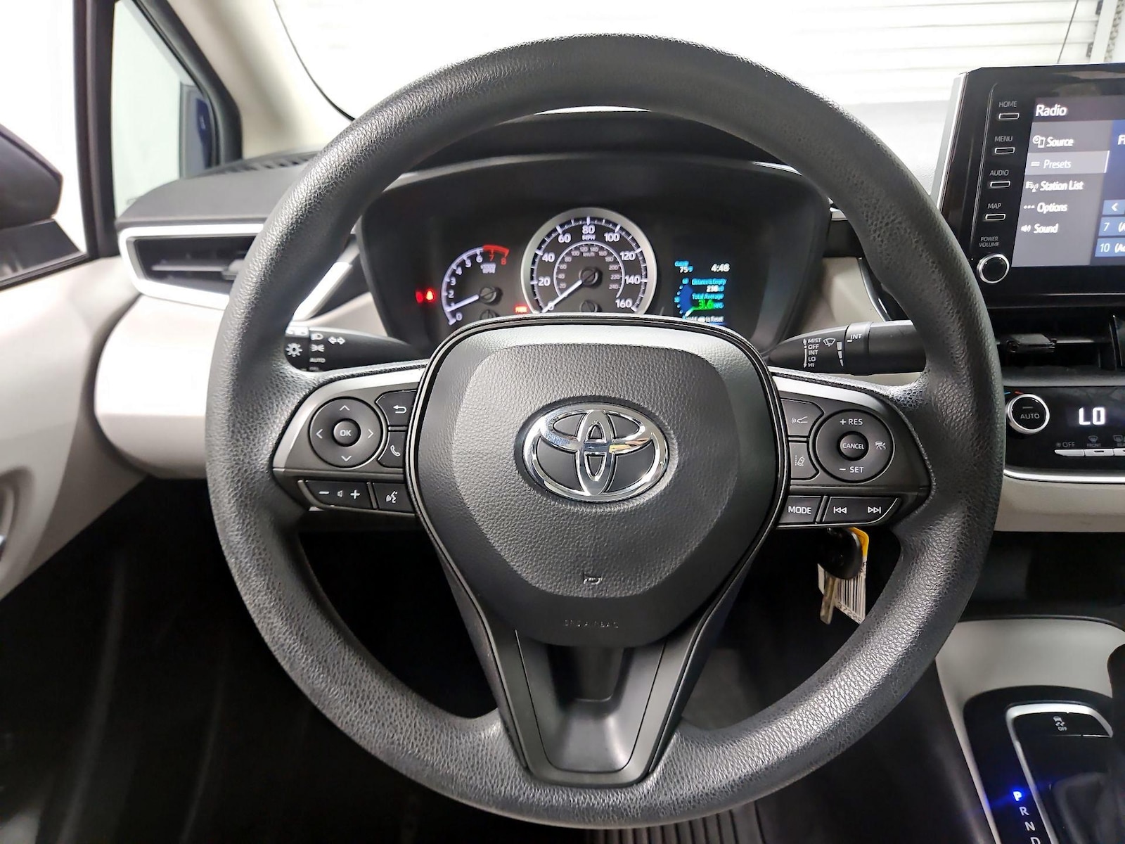 2020 Toyota Corolla LE - Photo 11