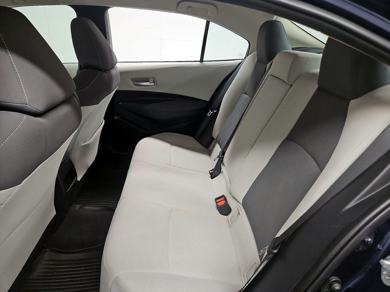 2020 Toyota Corolla LE - Photo 20