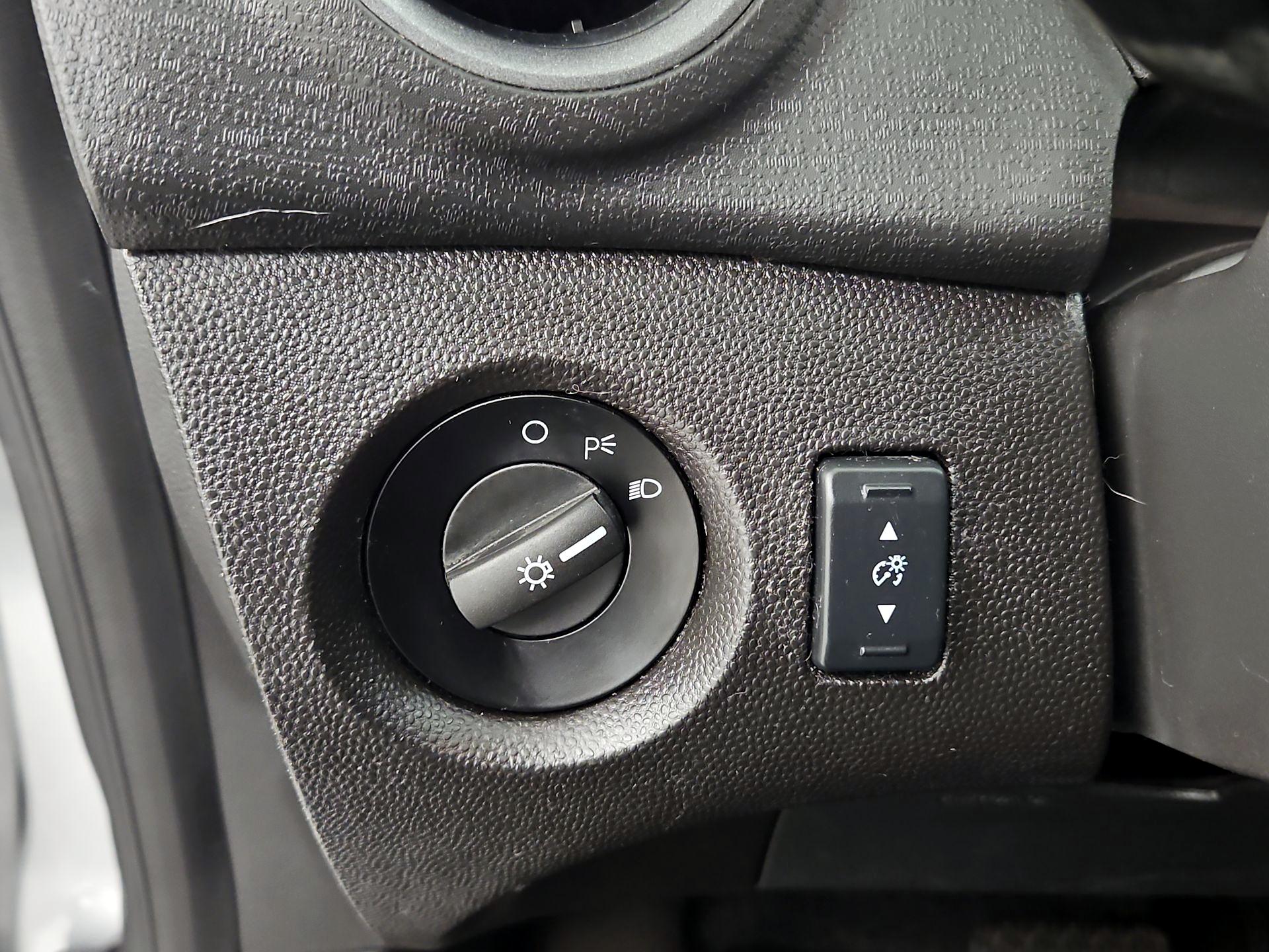 Thumbnail: 2016 Ford Fiesta - 13
