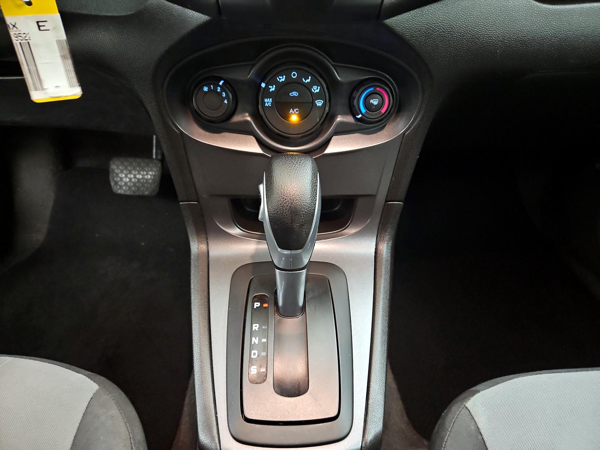 Thumbnail: 2016 Ford Fiesta - 16