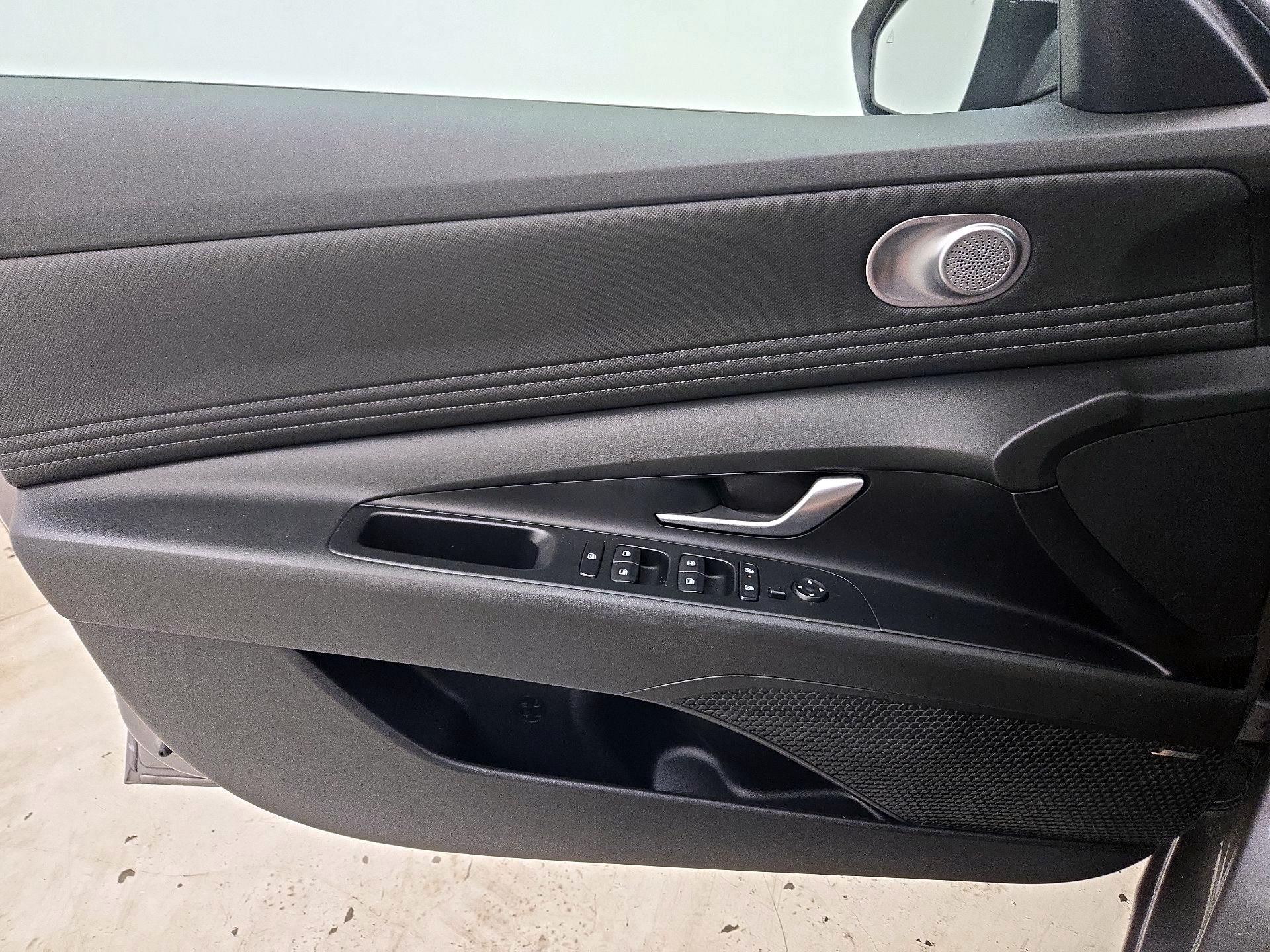 Thumbnail: 2024 Hyundai Elantra - 12