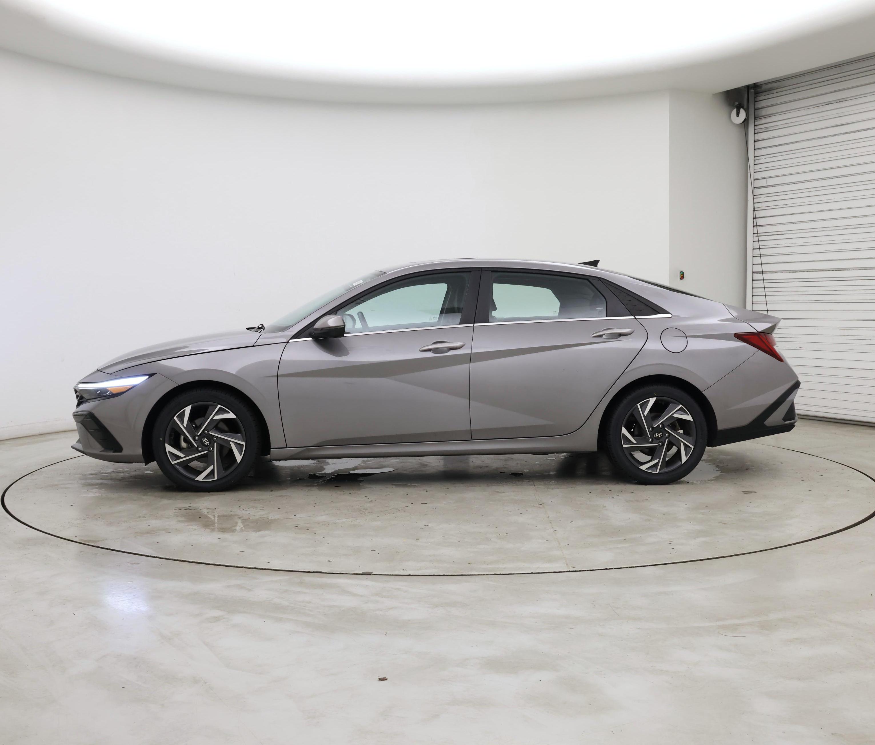 Thumbnail: 2024 Hyundai Elantra - 3
