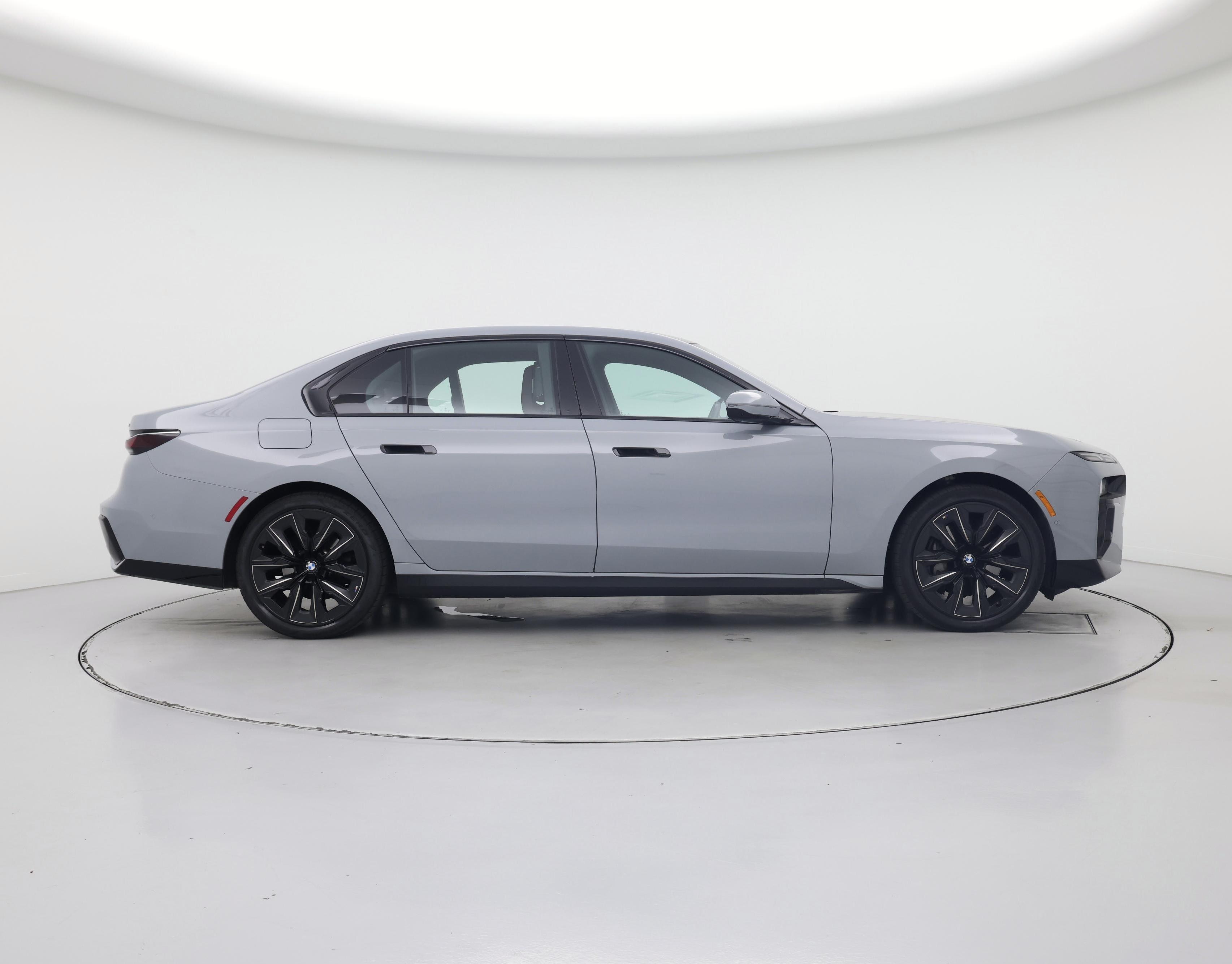 Thumbnail: 2023 BMW 7 Series - 7