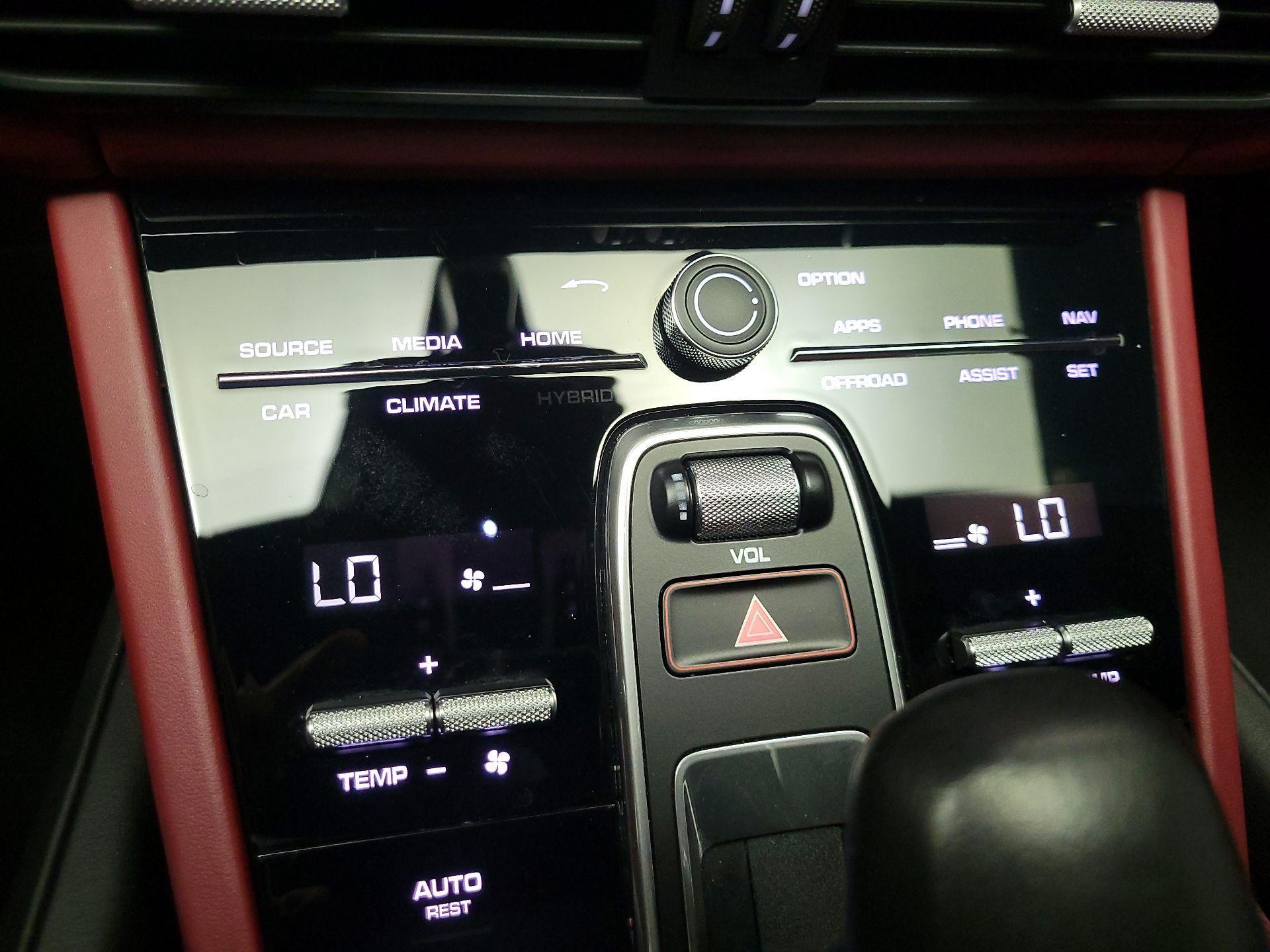 Thumbnail: 2023 Porsche Cayenne - 15