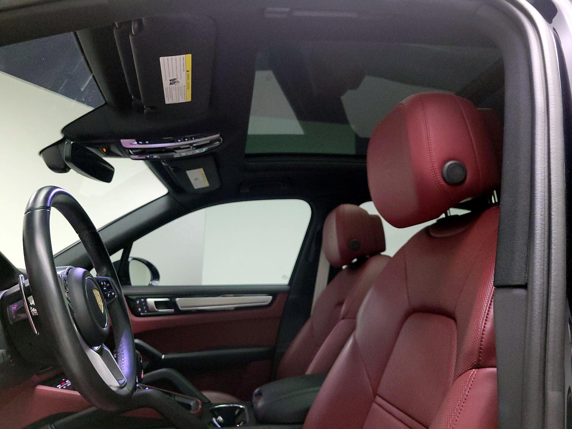 Thumbnail: 2023 Porsche Cayenne - 17