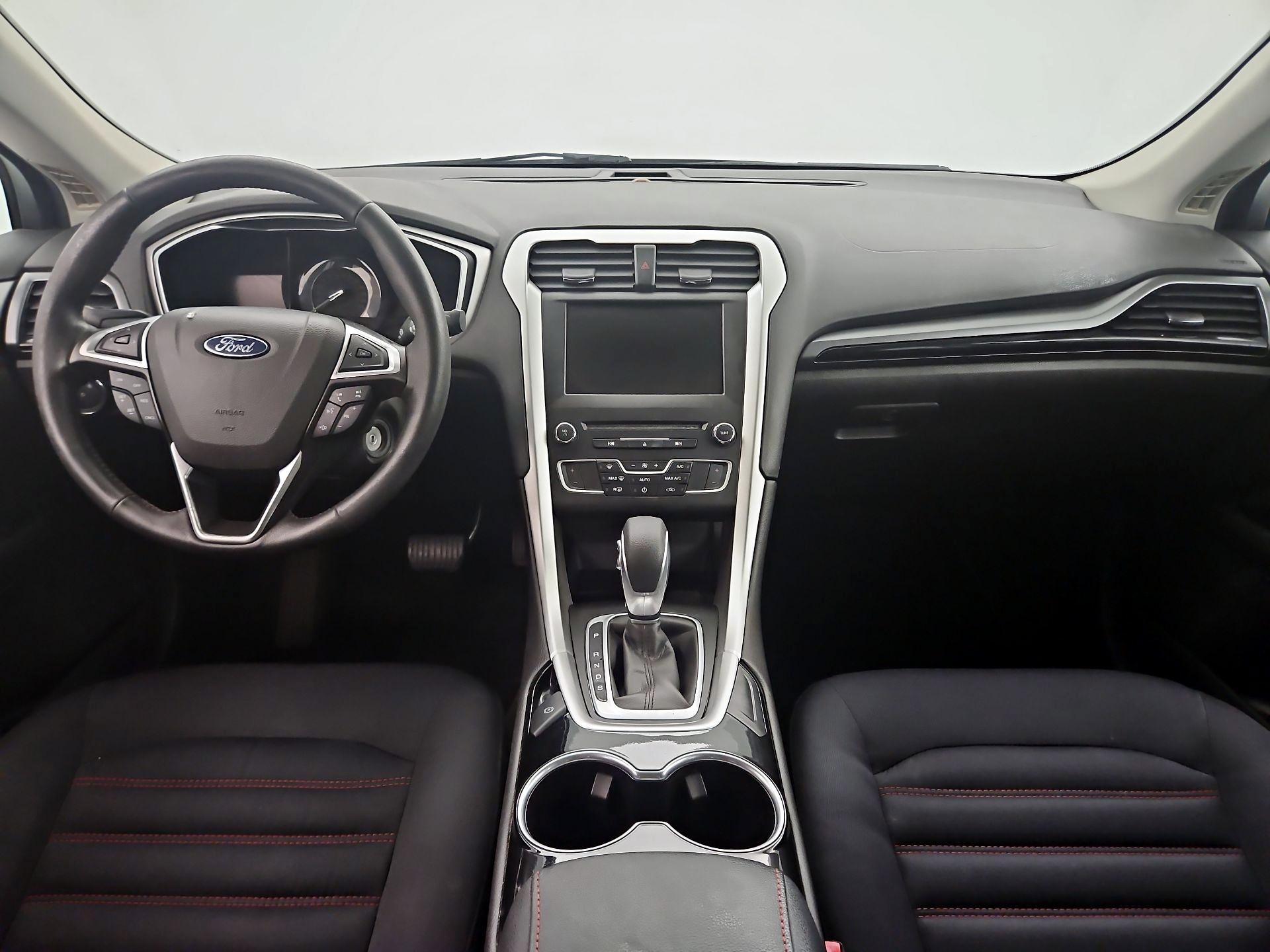 Thumbnail: 2016 Ford Fusion - 9