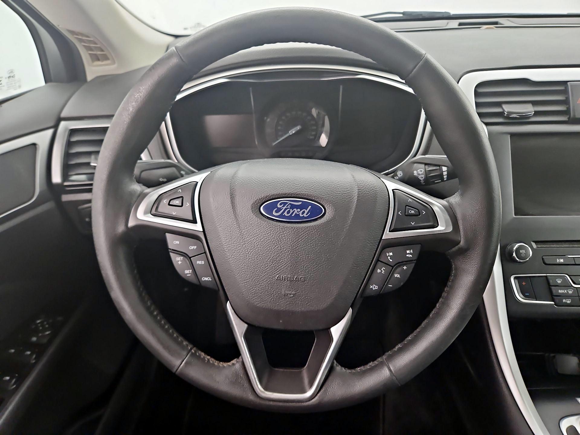 Thumbnail: 2016 Ford Fusion - 10