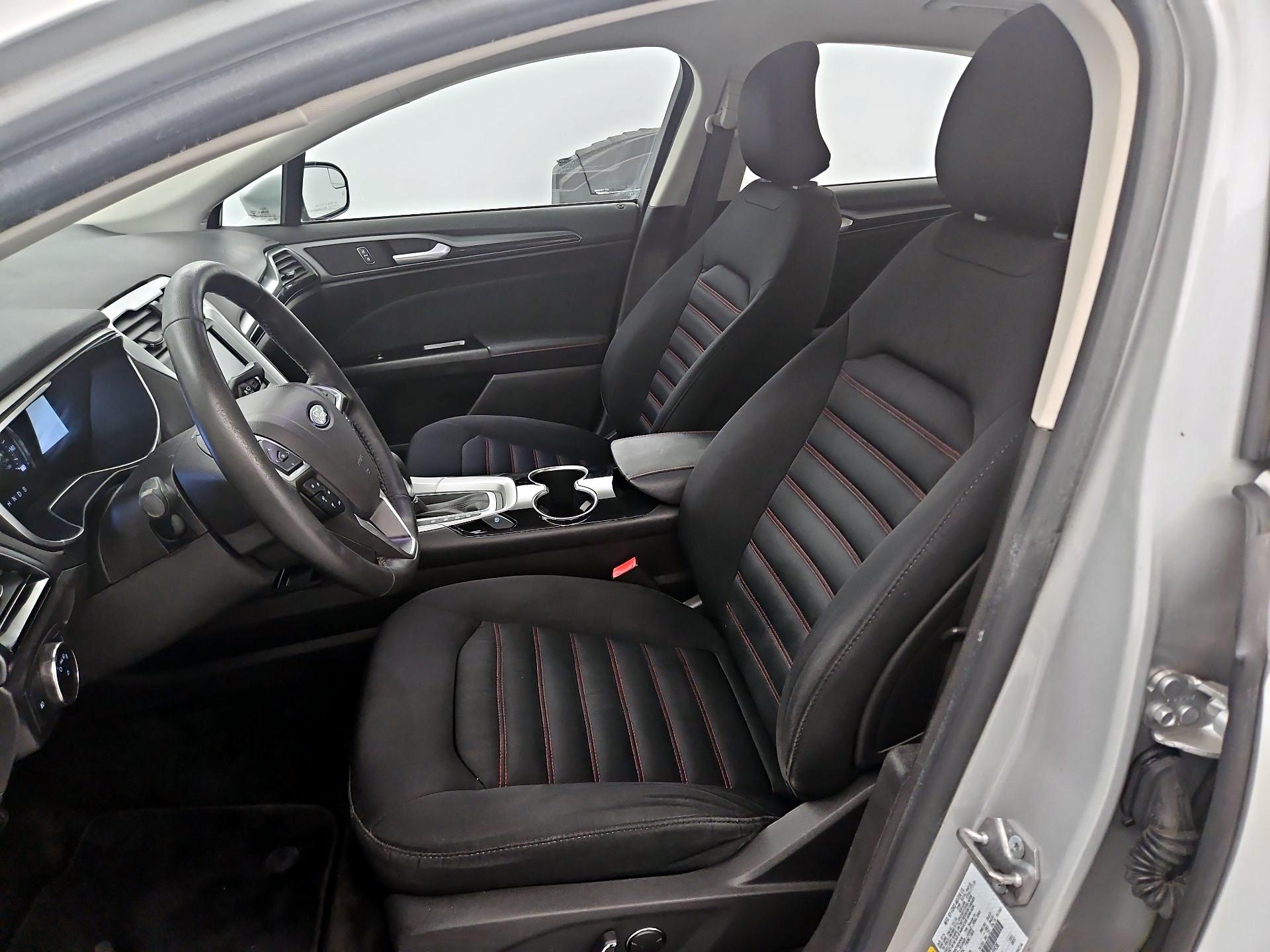 Thumbnail: 2016 Ford Fusion - 11