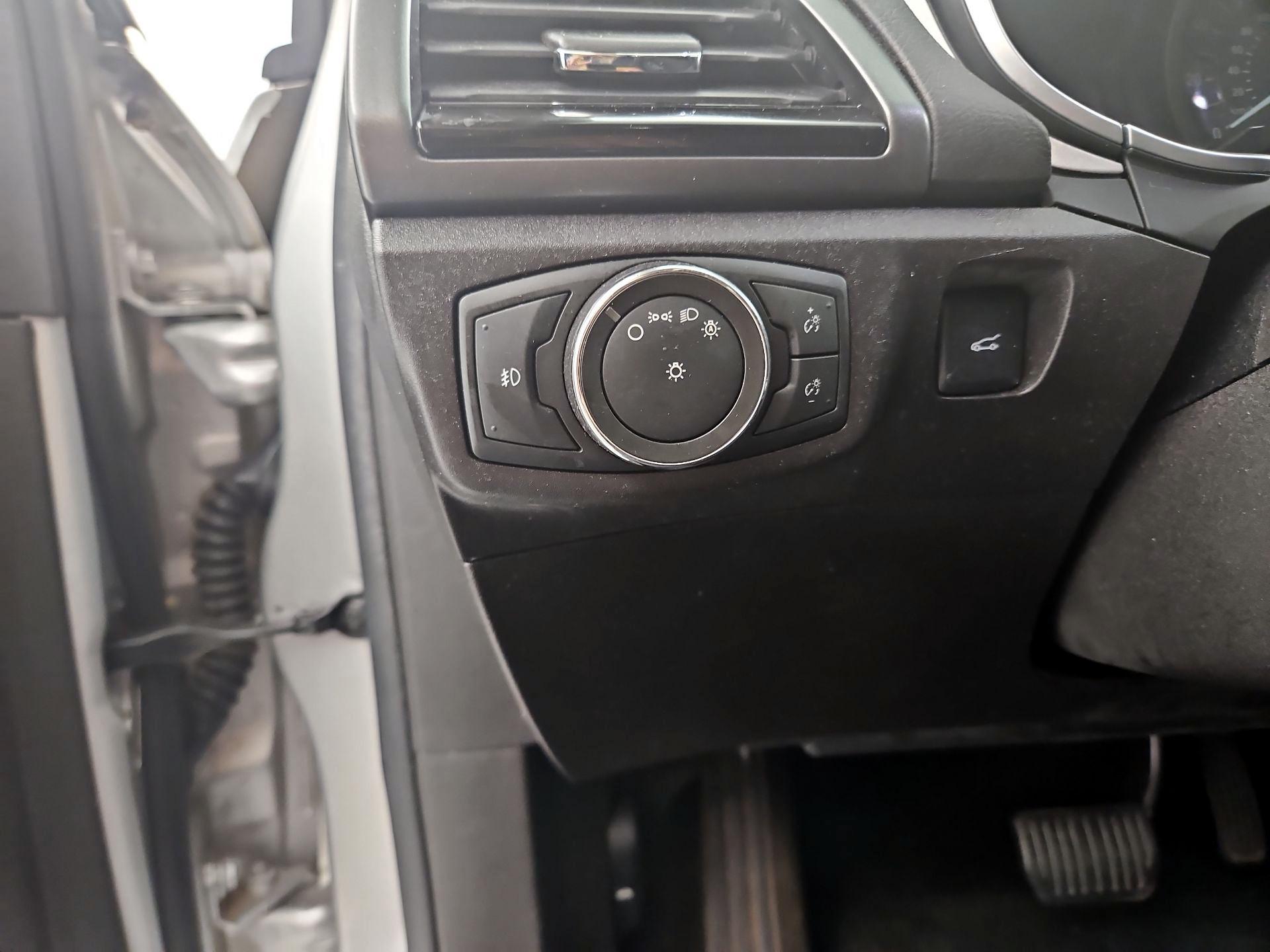 Thumbnail: 2016 Ford Fusion - 13