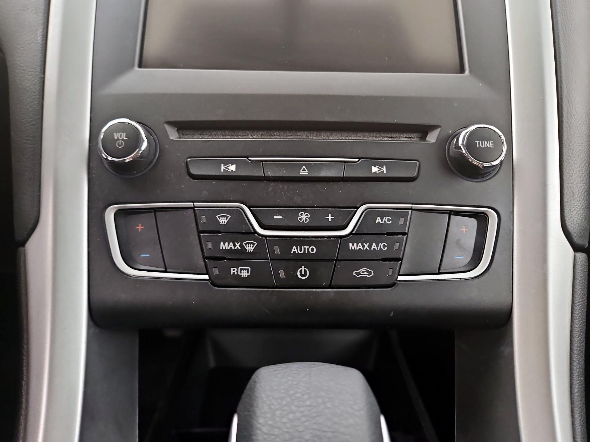 Thumbnail: 2016 Ford Fusion - 16