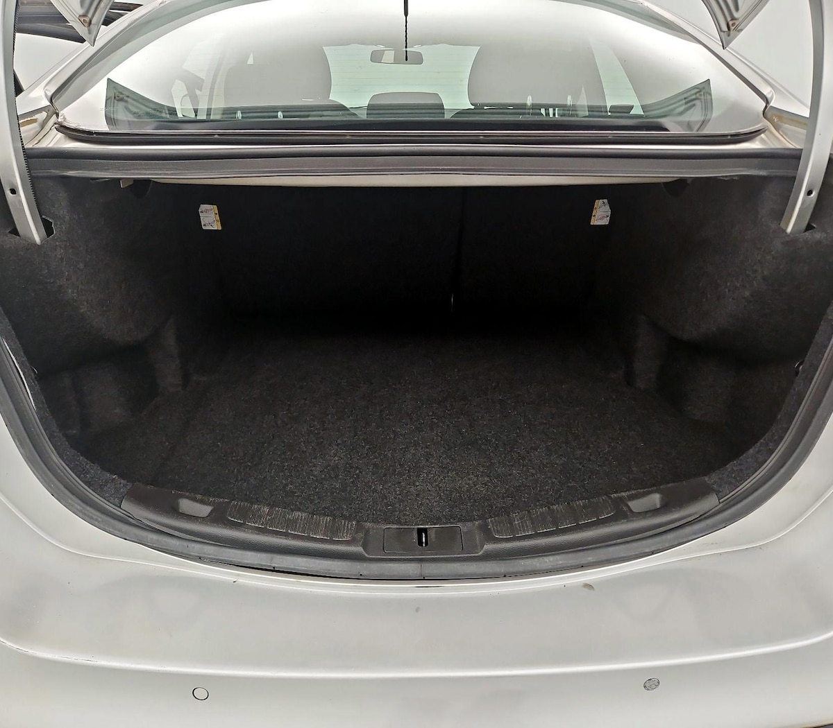 Trunk/Cargo (Seats Up)