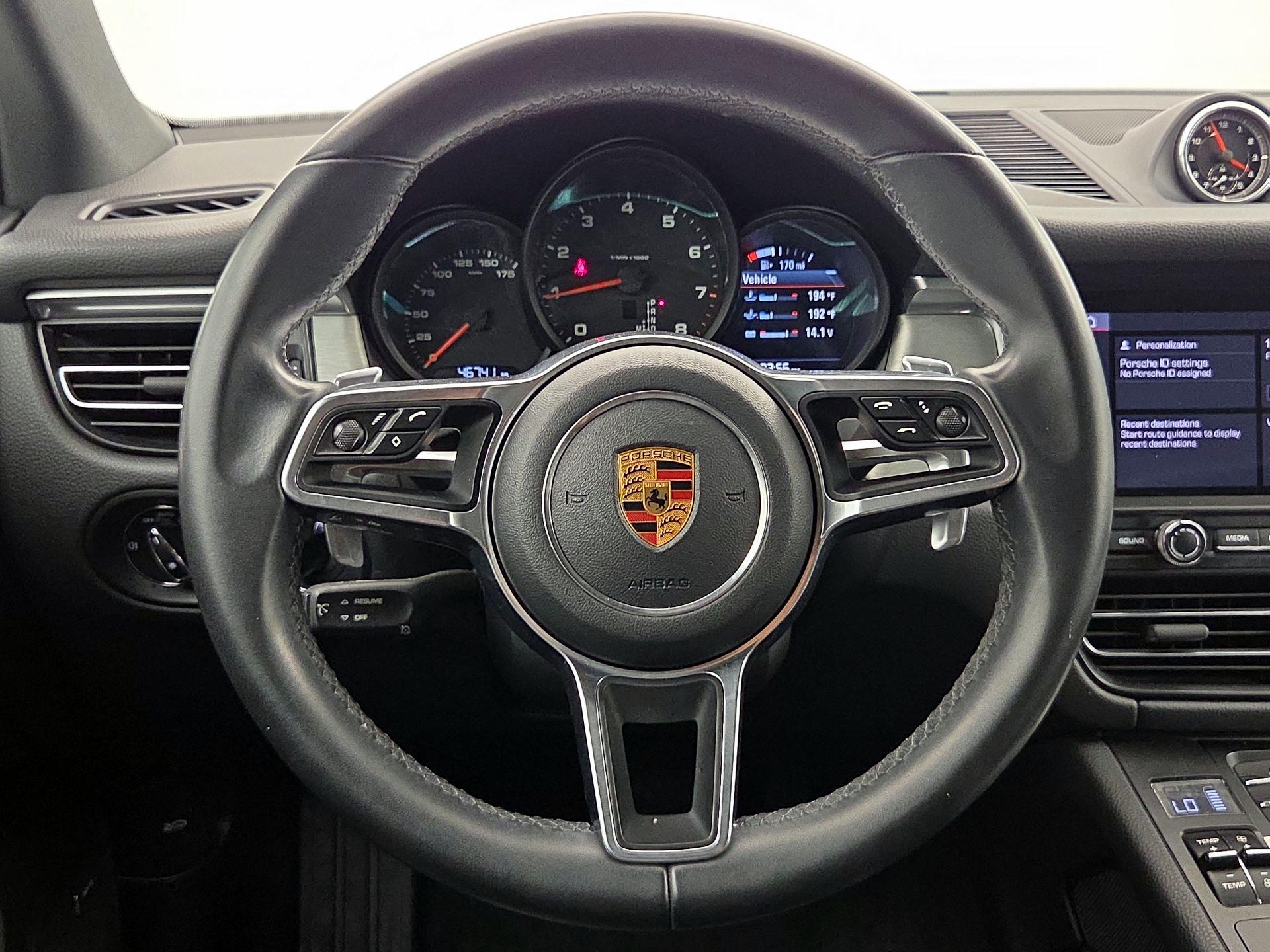 Thumbnail: 2020 Porsche Macan - 10