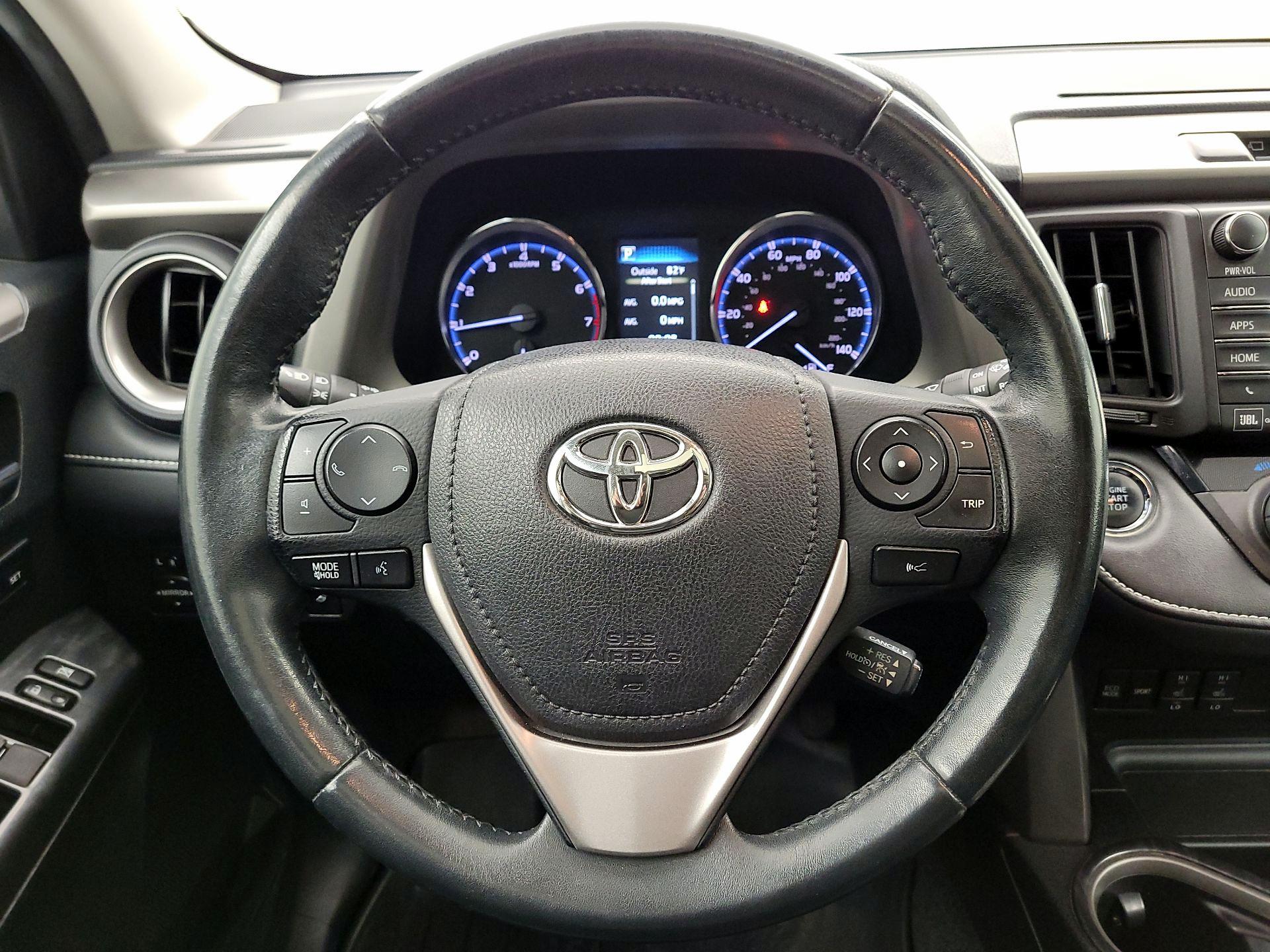 Thumbnail: 2017 Toyota RAV4 - 10