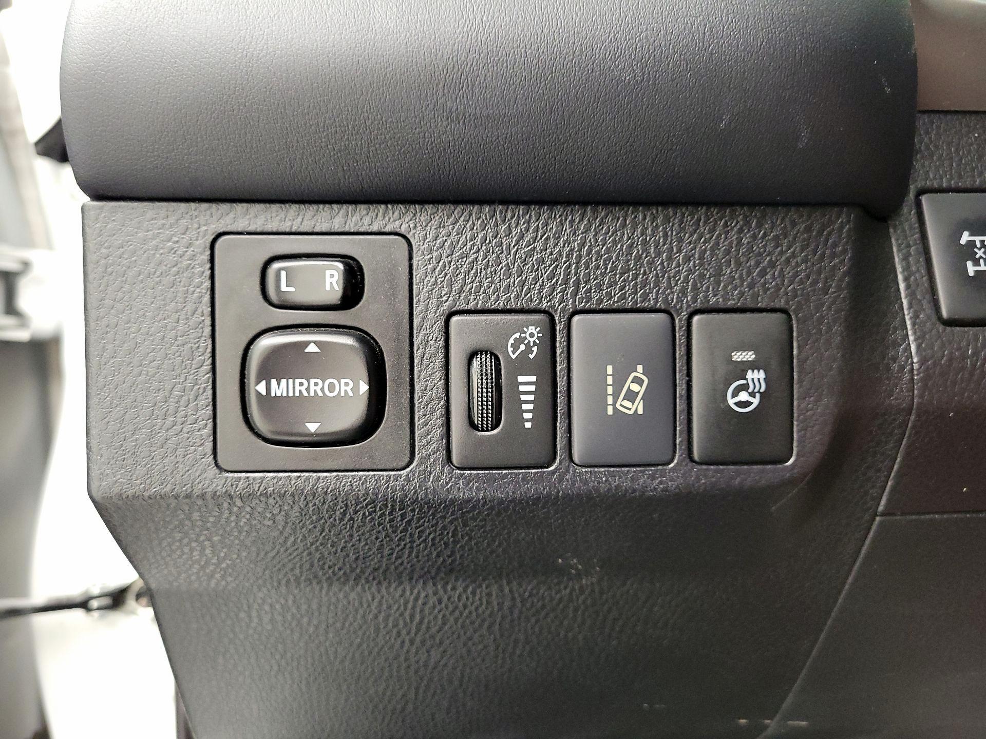 Thumbnail: 2017 Toyota RAV4 - 13