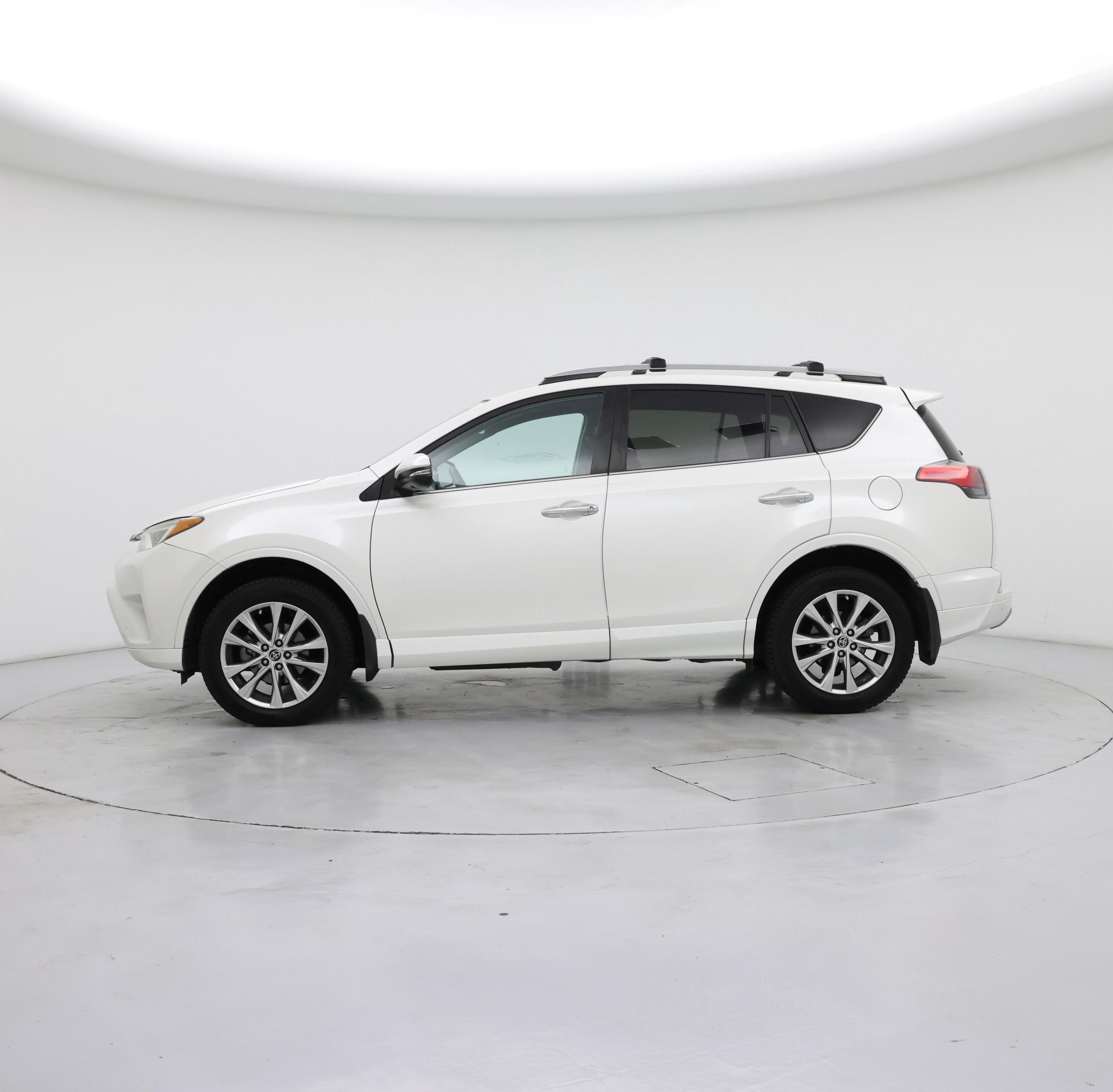 Thumbnail: 2017 Toyota RAV4 - 3