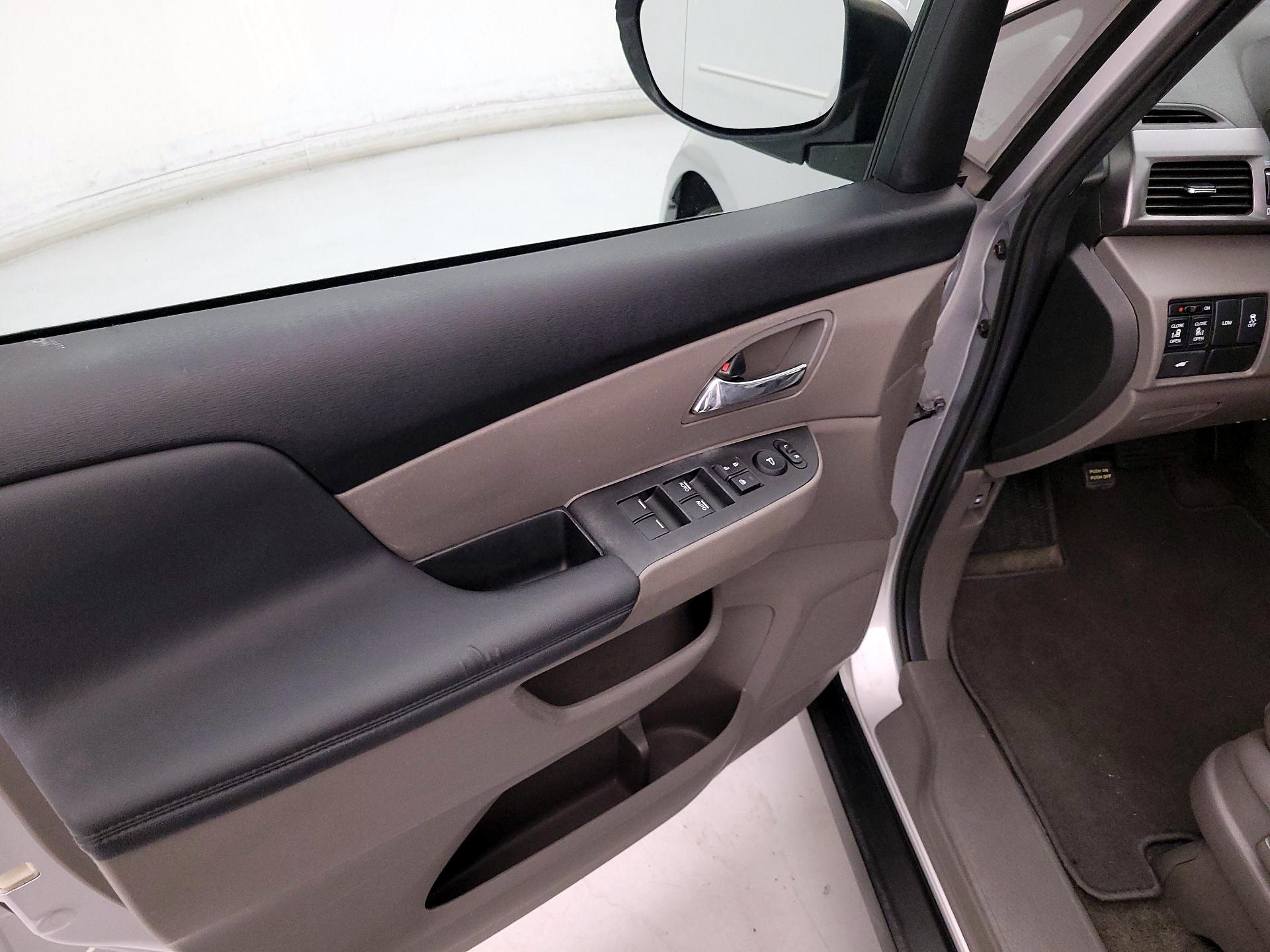 Thumbnail: 2014 Honda Odyssey - 12