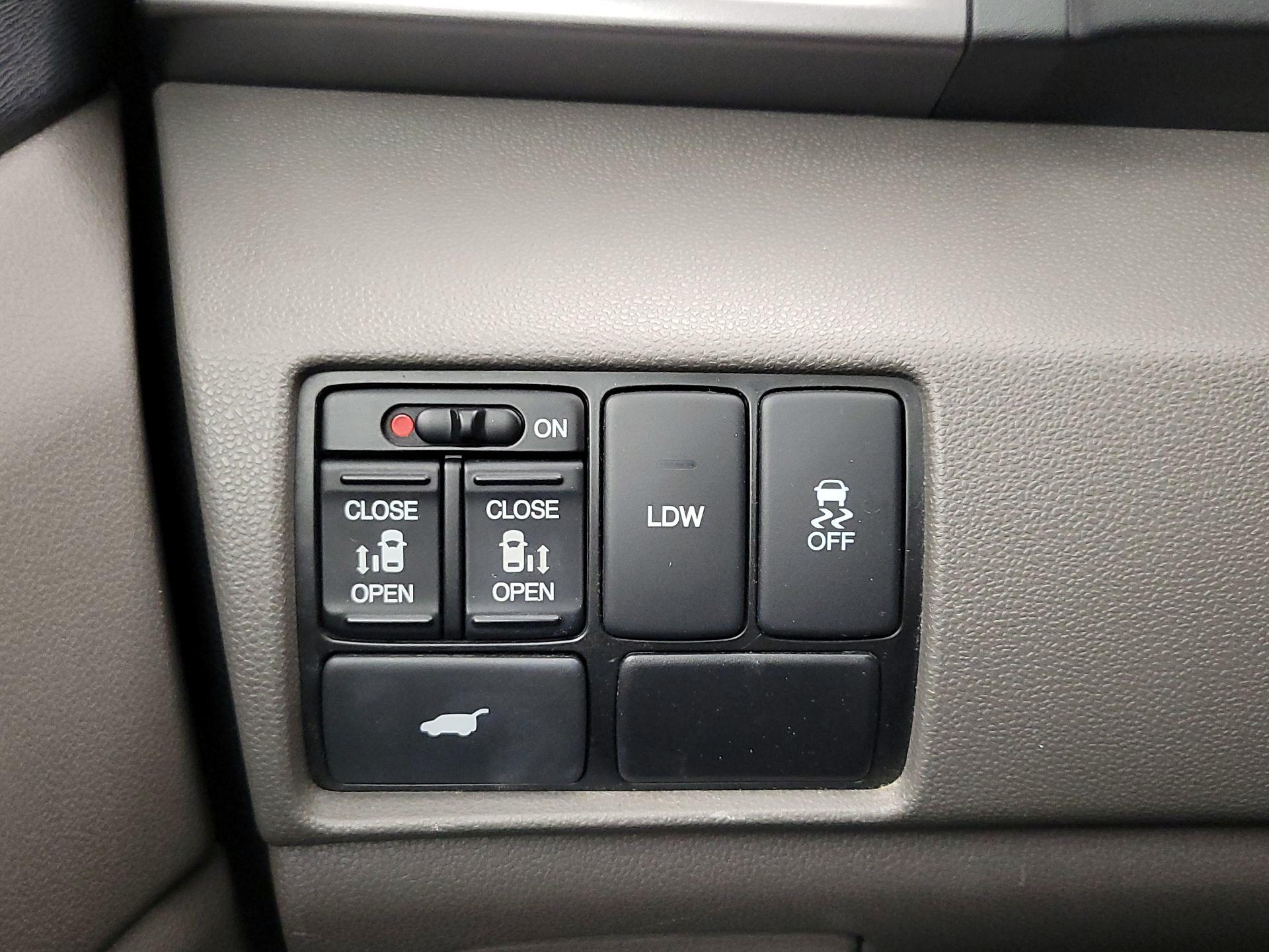 Thumbnail: 2014 Honda Odyssey - 13