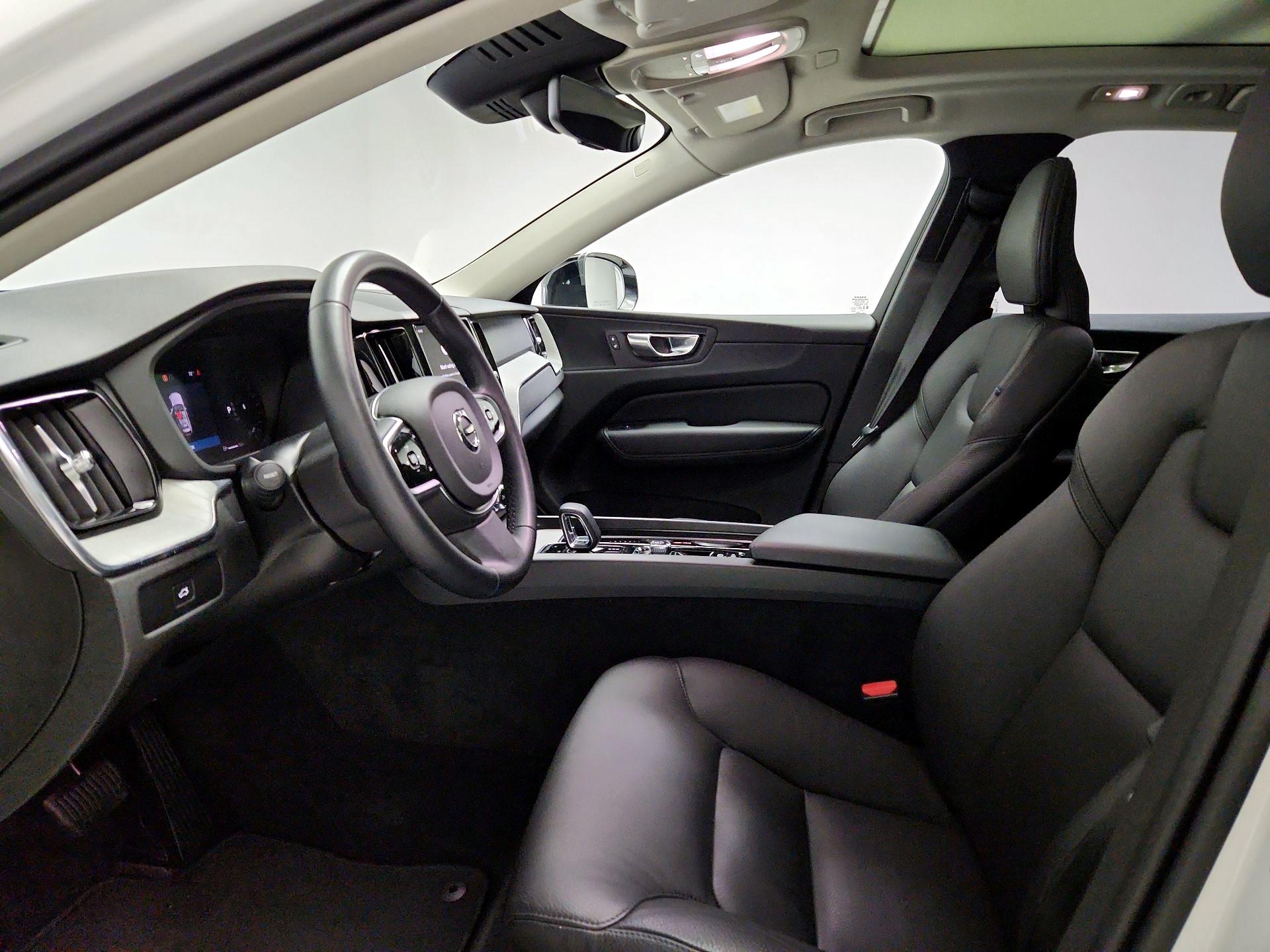 Thumbnail: 2025 Volvo XC60 - 11