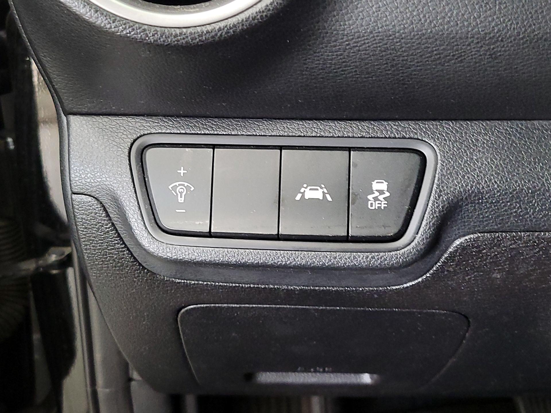 Thumbnail: 2019 Kia Forte - 13