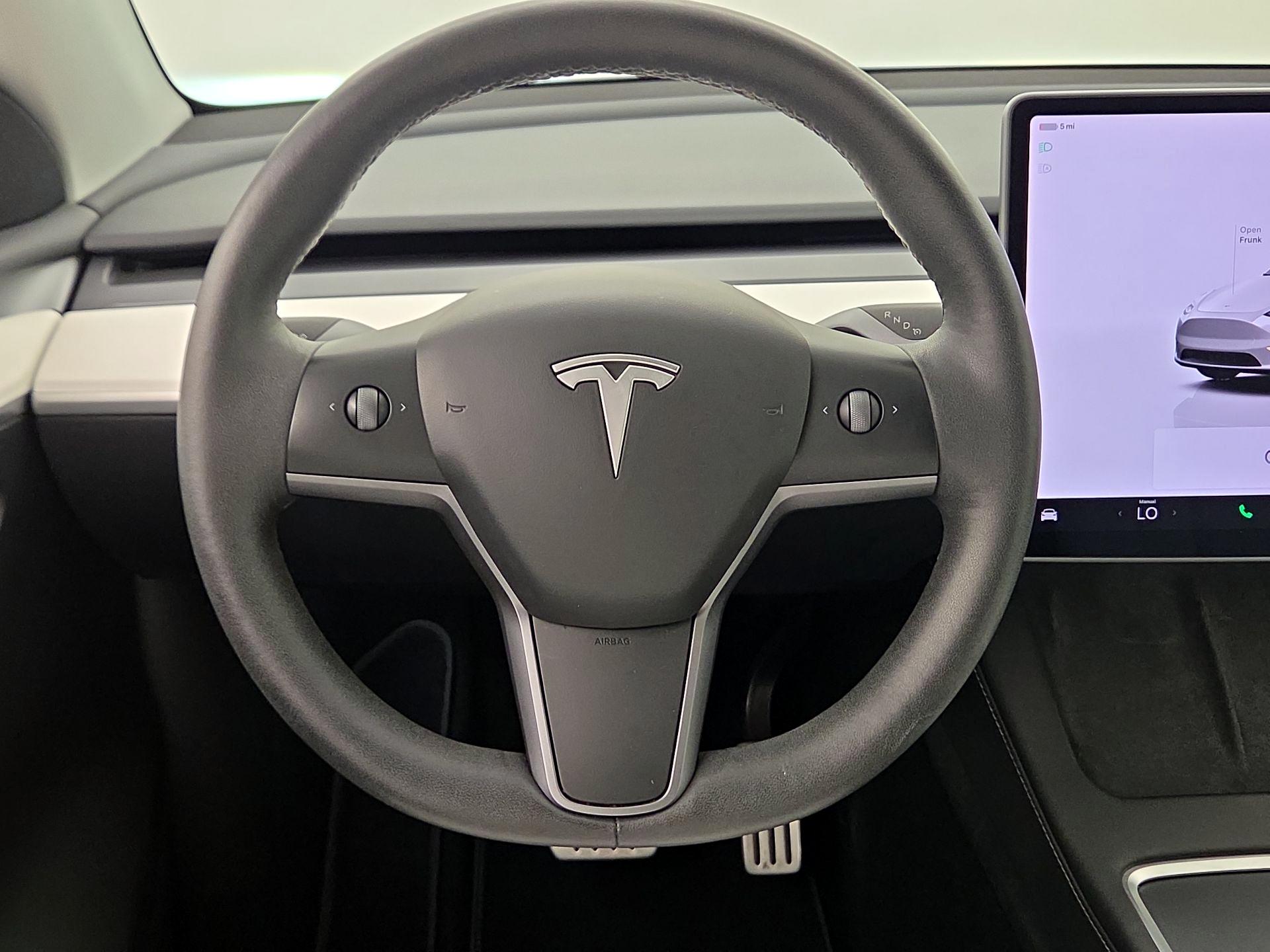 Thumbnail: 2023 Tesla Model Y - 10